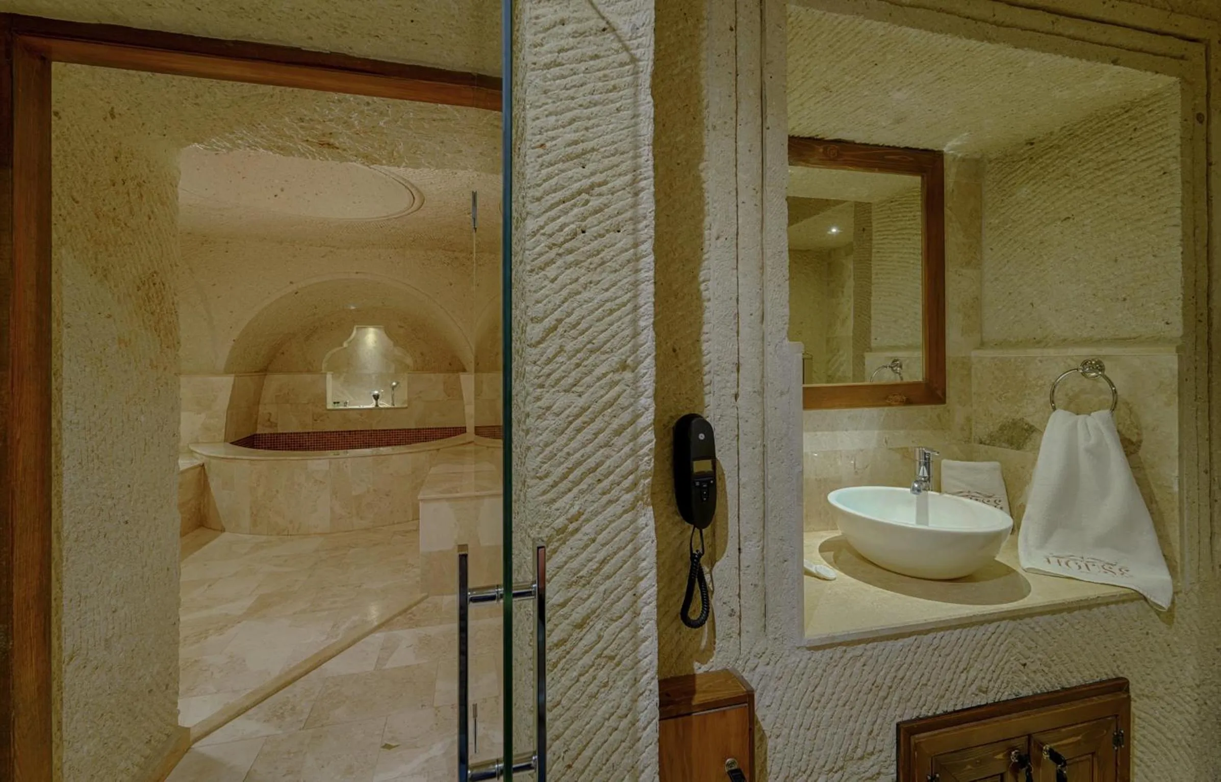 Bathroom in House 1938 Special Cave Hotel