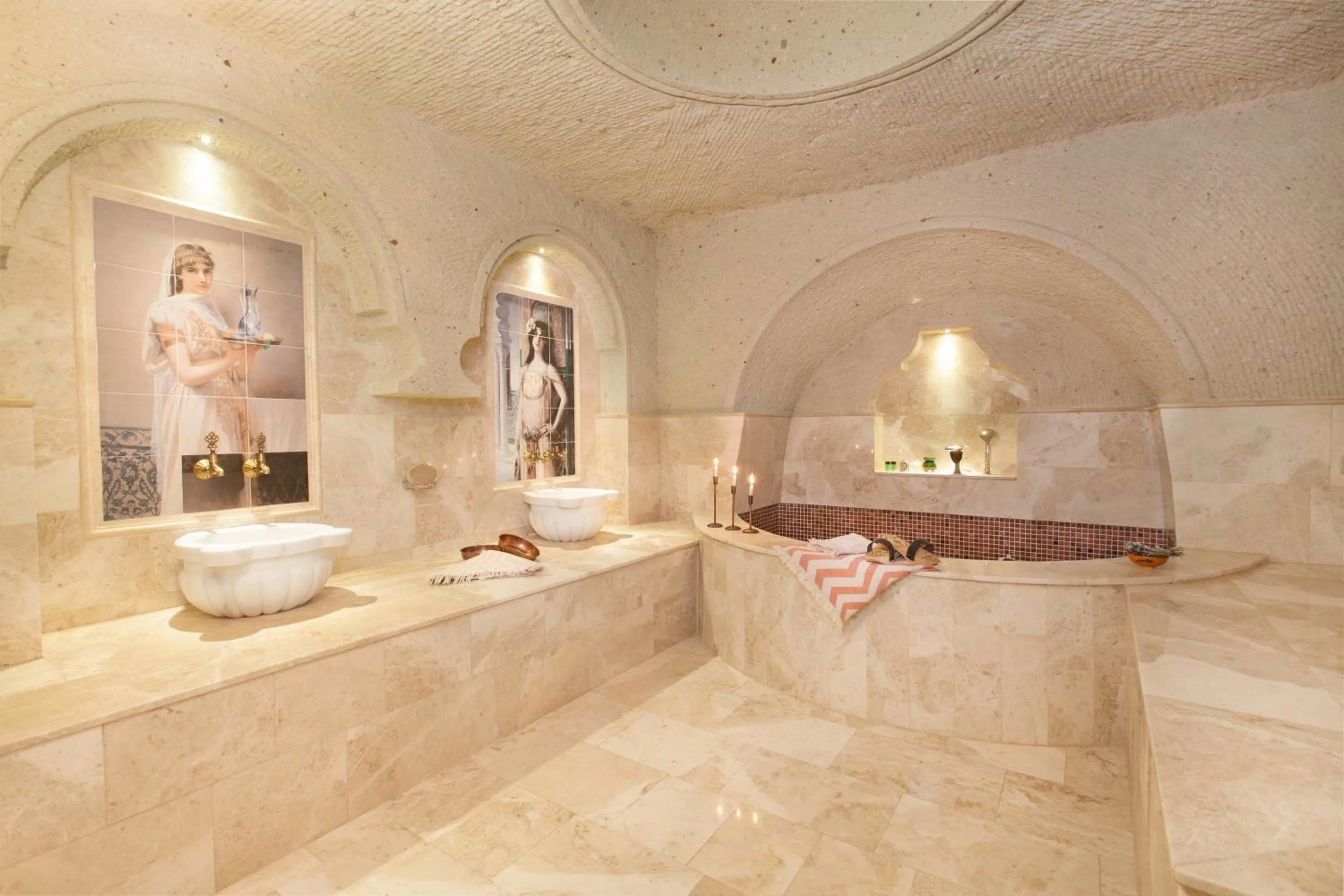 Hot Tub in House 1938 Special Cave Hotel