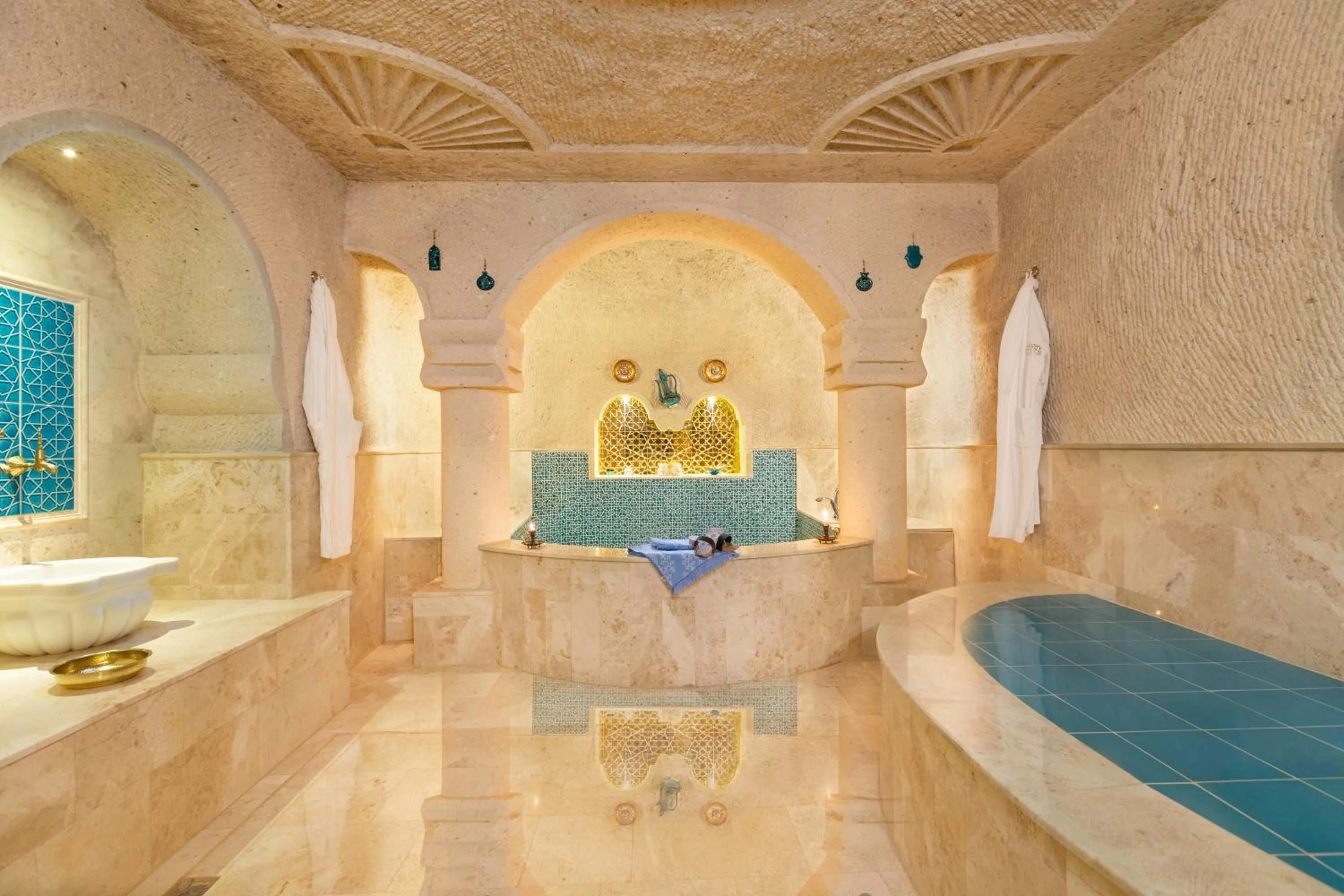 Hot Tub in House 1938 Special Cave Hotel