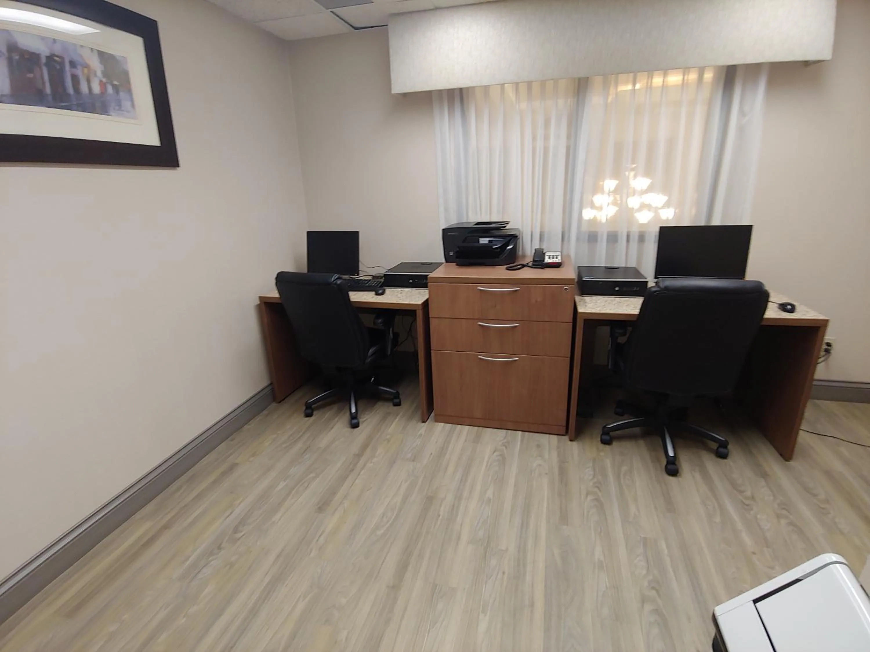 Business facilities in Best Western Plus Burlington Inn & Suites