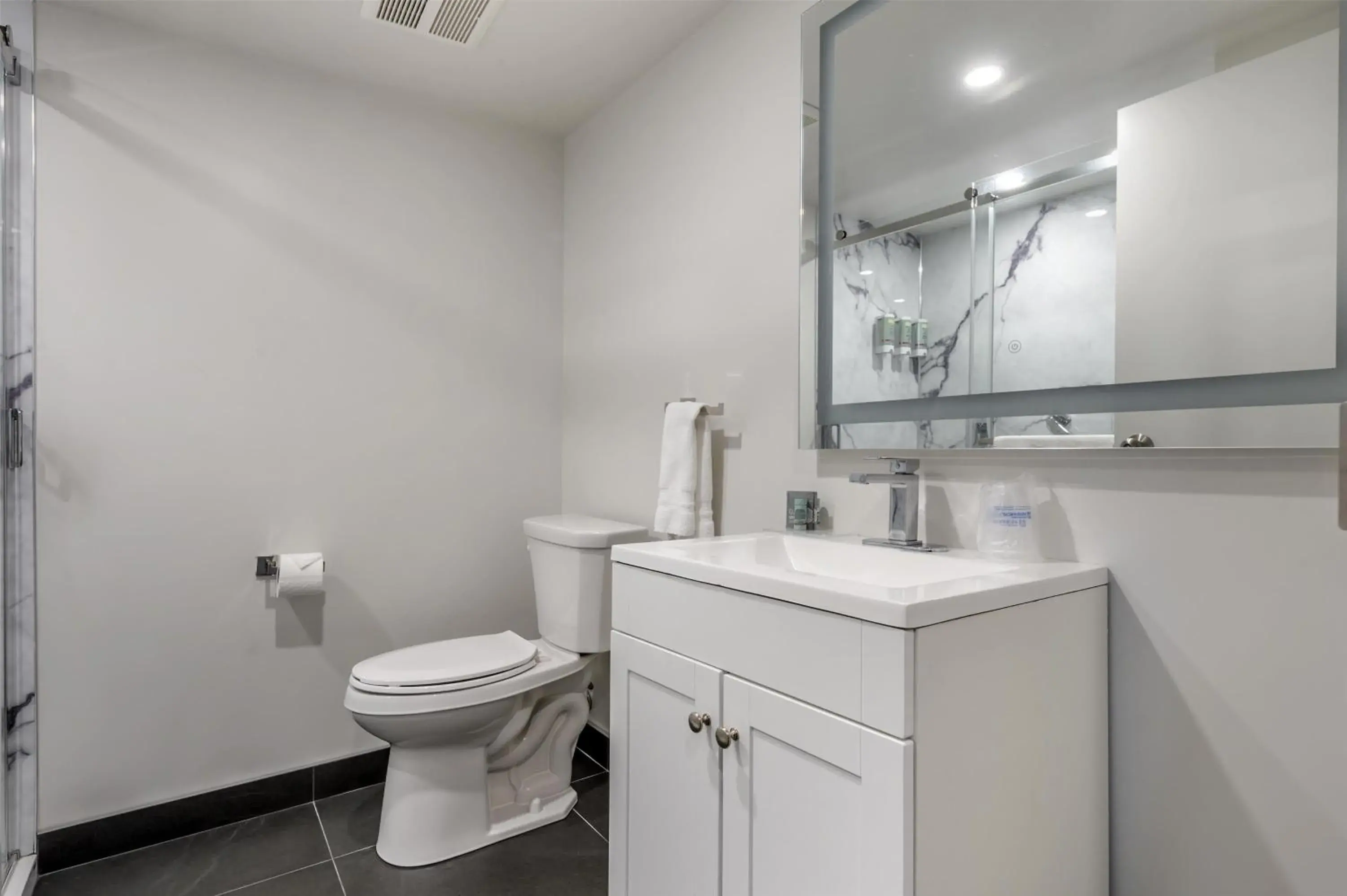 Deluxe King Room with Sofa Bed - Non-Smoking in Best Western Hotel Brossard Deluxe King Room with Sofa Bed - Non-Smoking in Best Western Hotel Brossard