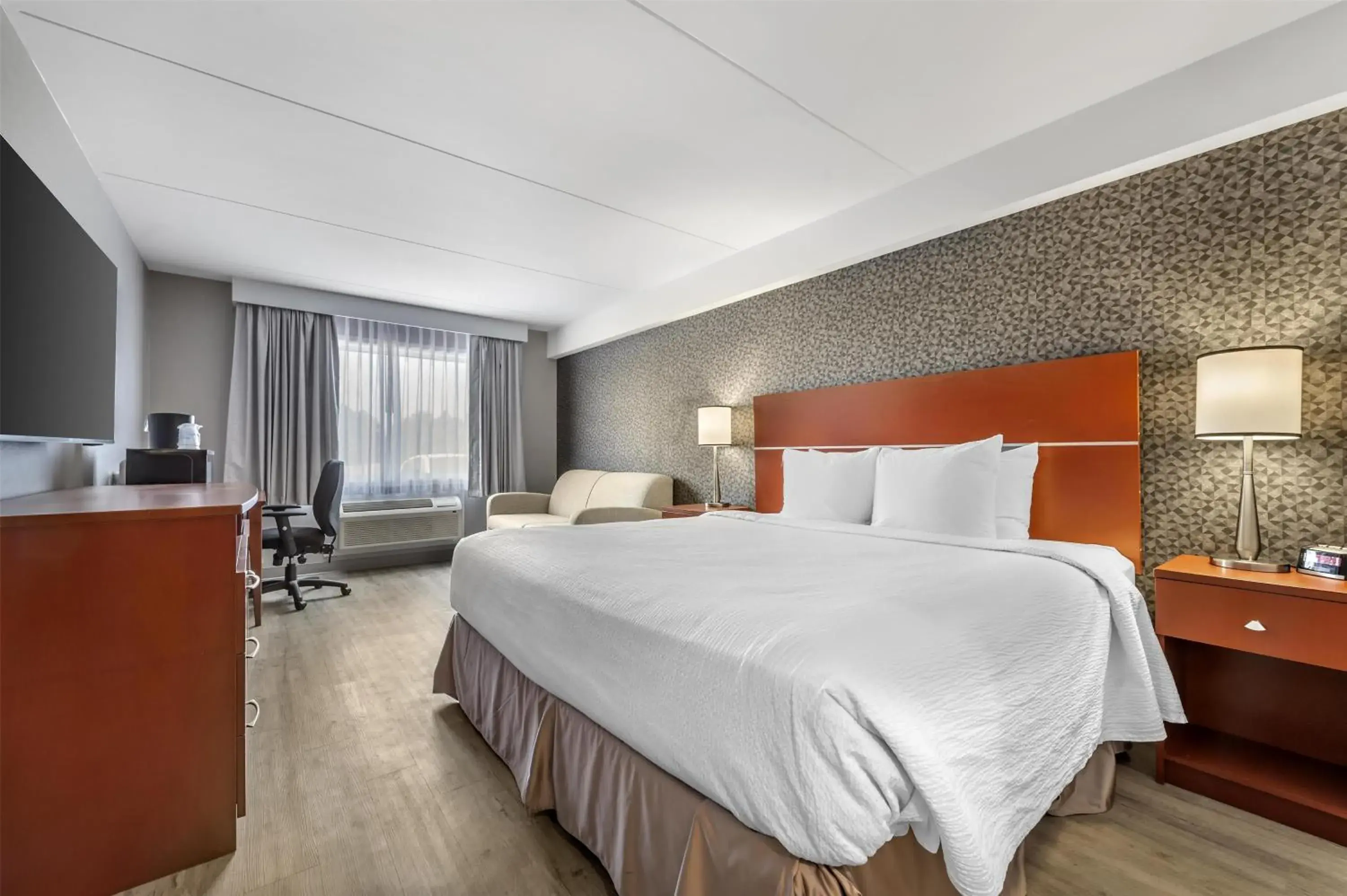 King Room with Sofabed - Non-Smoking in Best Western Hotel Brossard King Room with Sofabed - Non-Smoking in Best Western Hotel Brossard