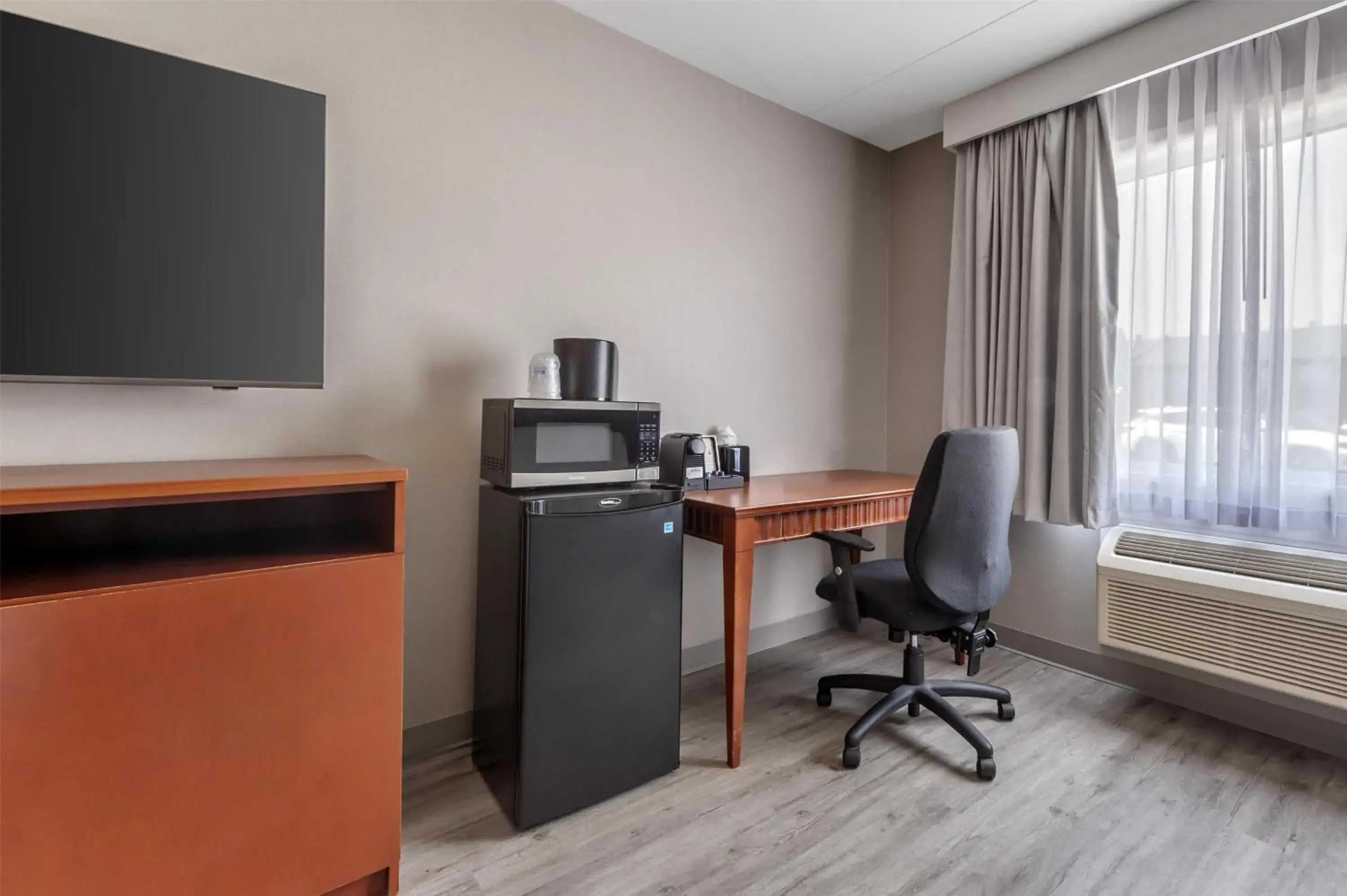 Queen Room with Two Queen Beds - Second Floor in Best Western Hotel Brossard Queen Room with Two Queen Beds - Second Floor in Best Western Hotel Brossard