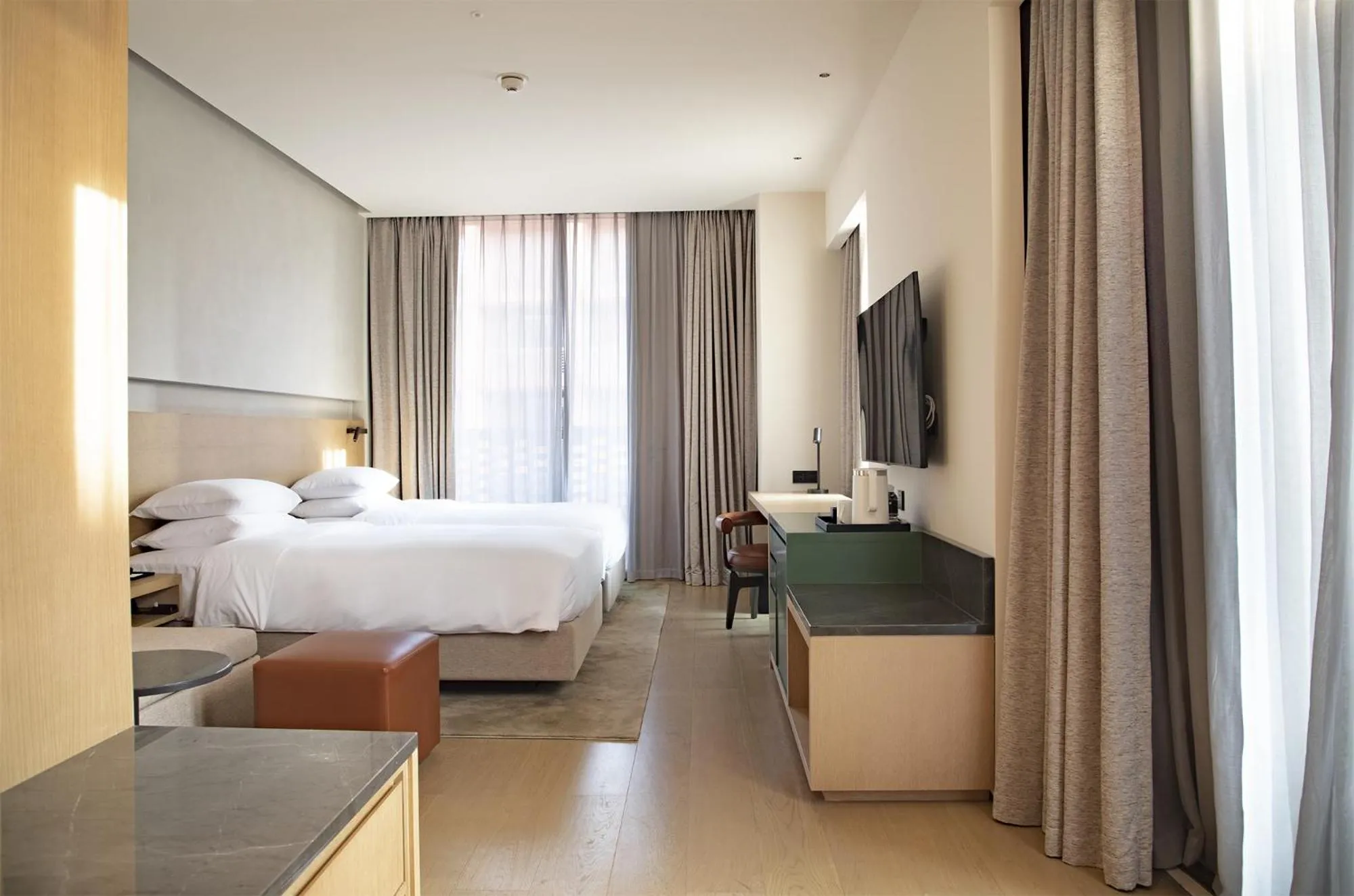 Photo of the whole room, Bed in Hyatt Place Jingdezhen Taoxichuan