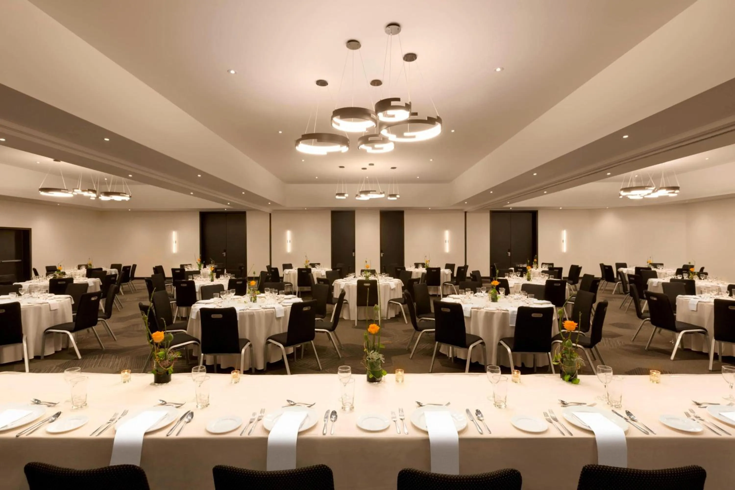 Meeting/conference room in Hotel PUR, Quebec, a Tribute Portfolio Hotel