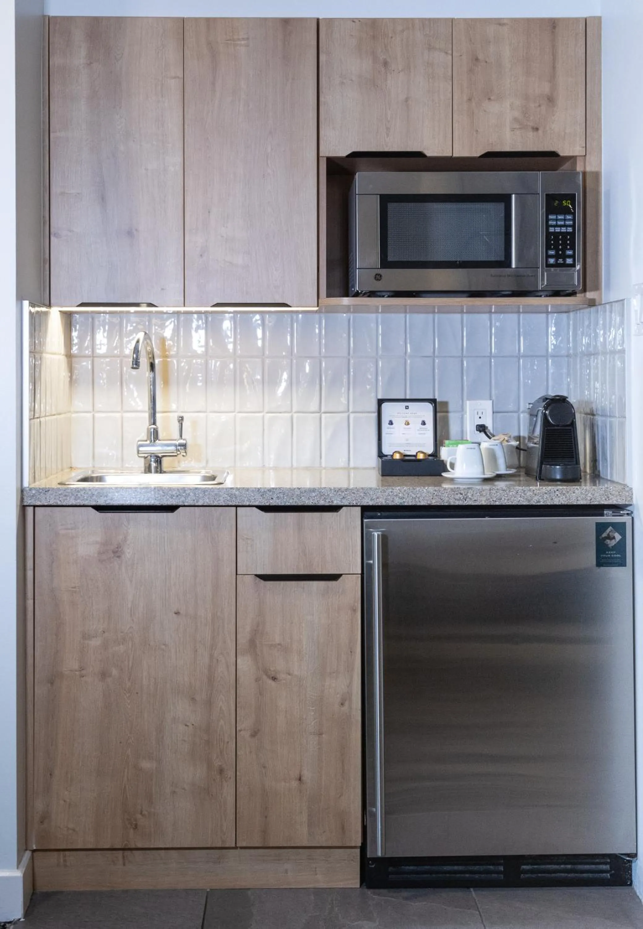 Coffee/tea facilities in The Crystal Lodge