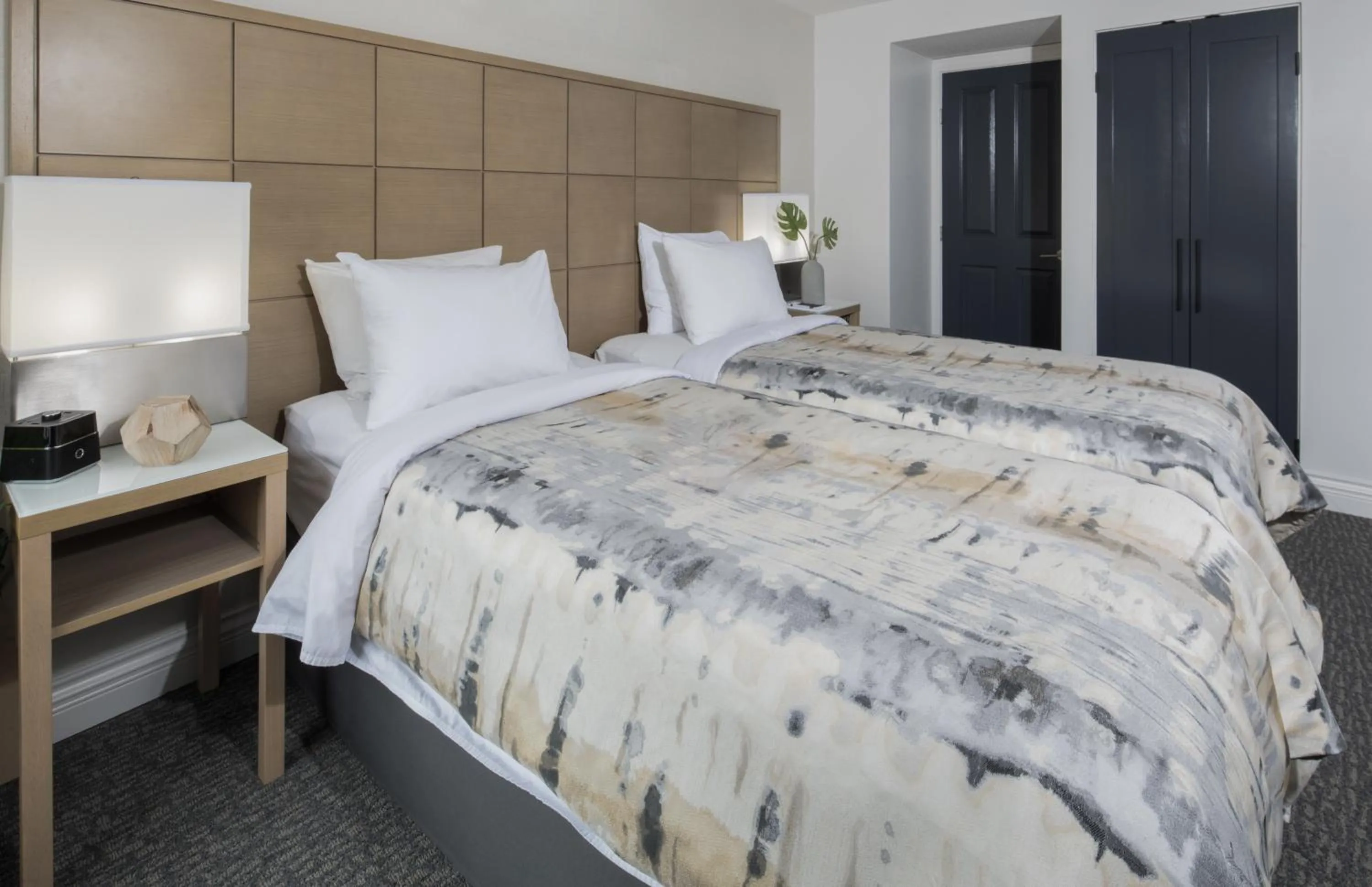 Bedroom, Bed in The Crystal Lodge