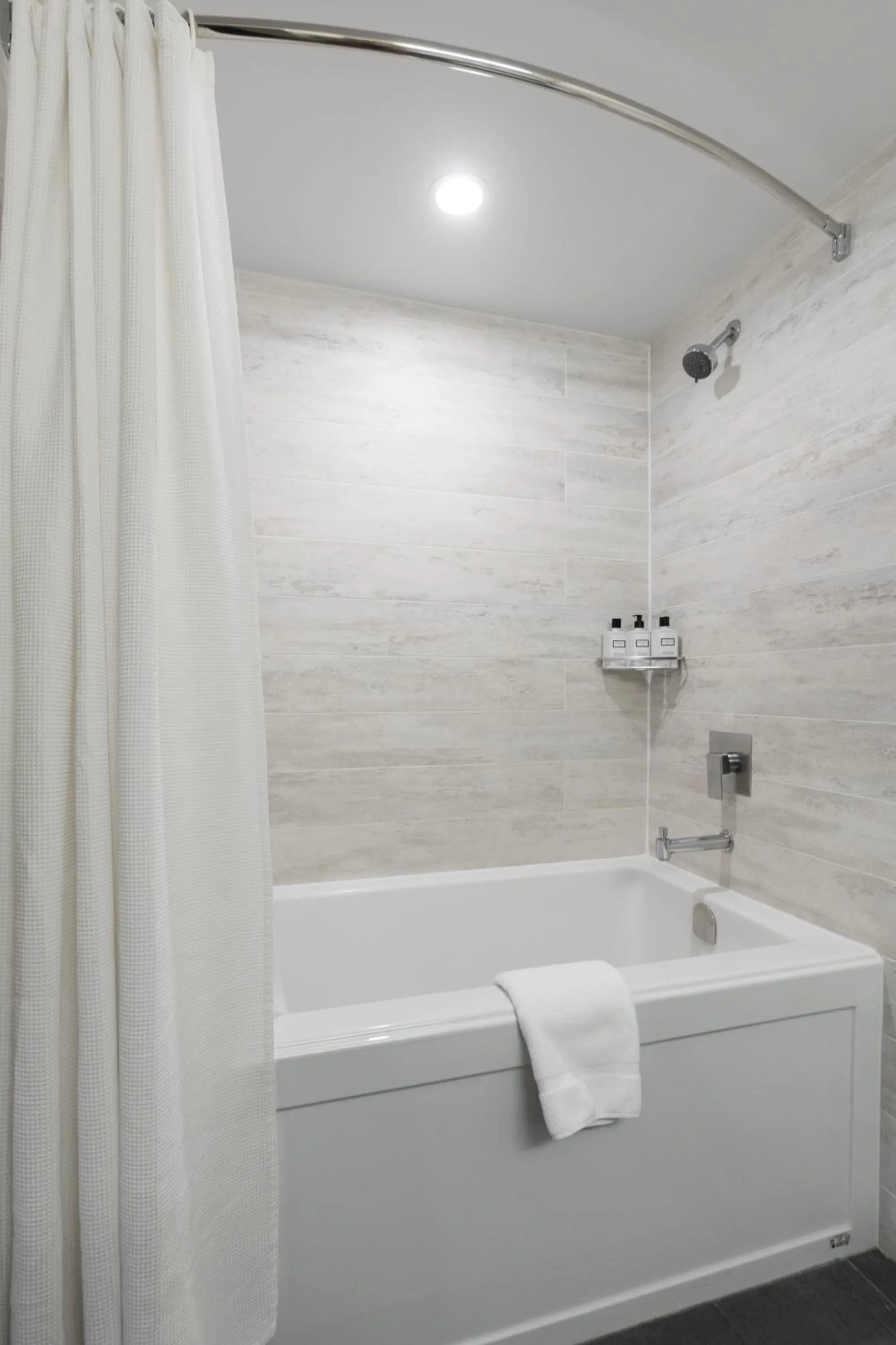 Shower in The Crystal Lodge