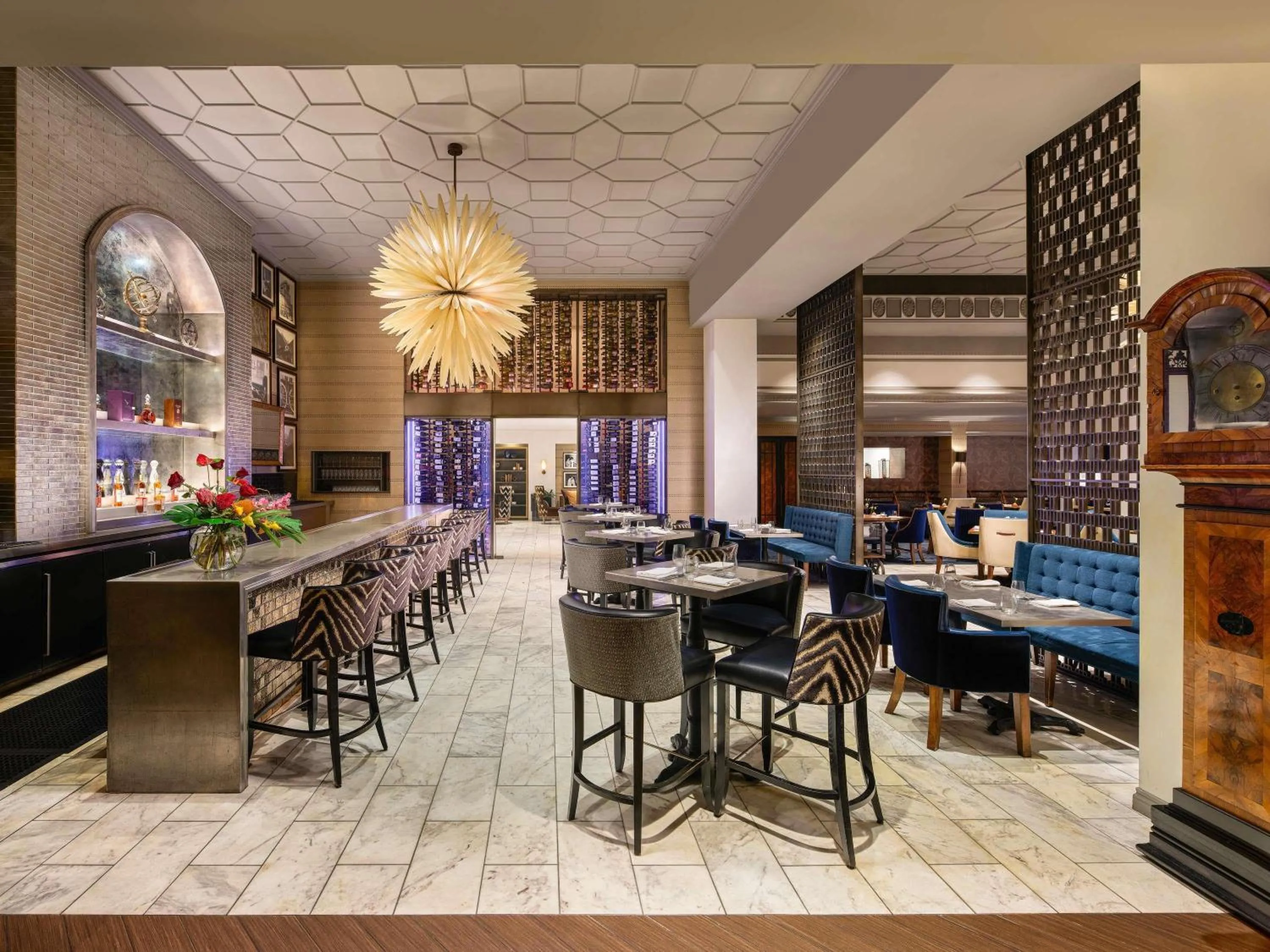 Restaurant/places to eat in Fairmont Hotel Vancouver