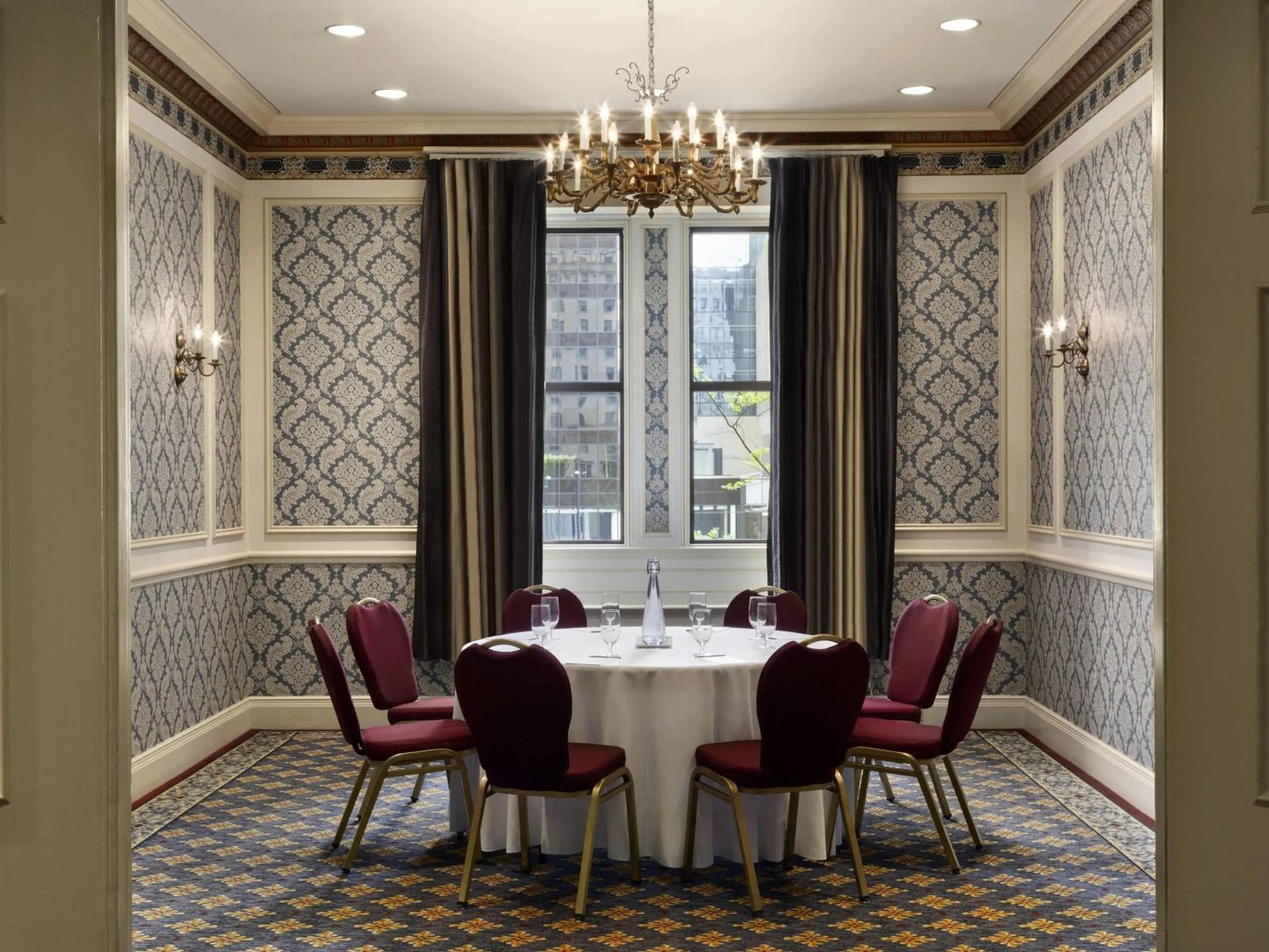 Business facilities in Fairmont Hotel Vancouver