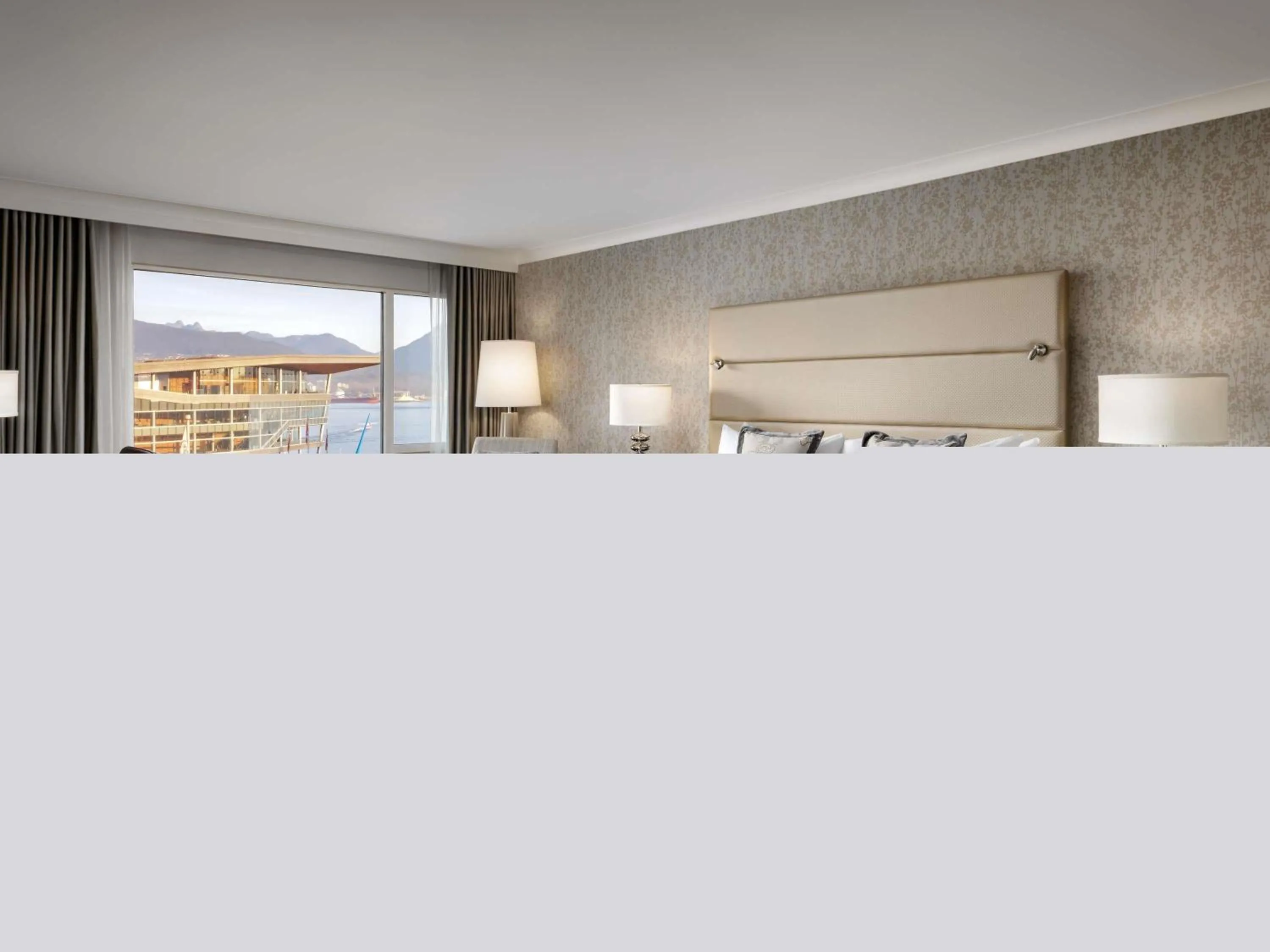 Bedroom in Fairmont Waterfront