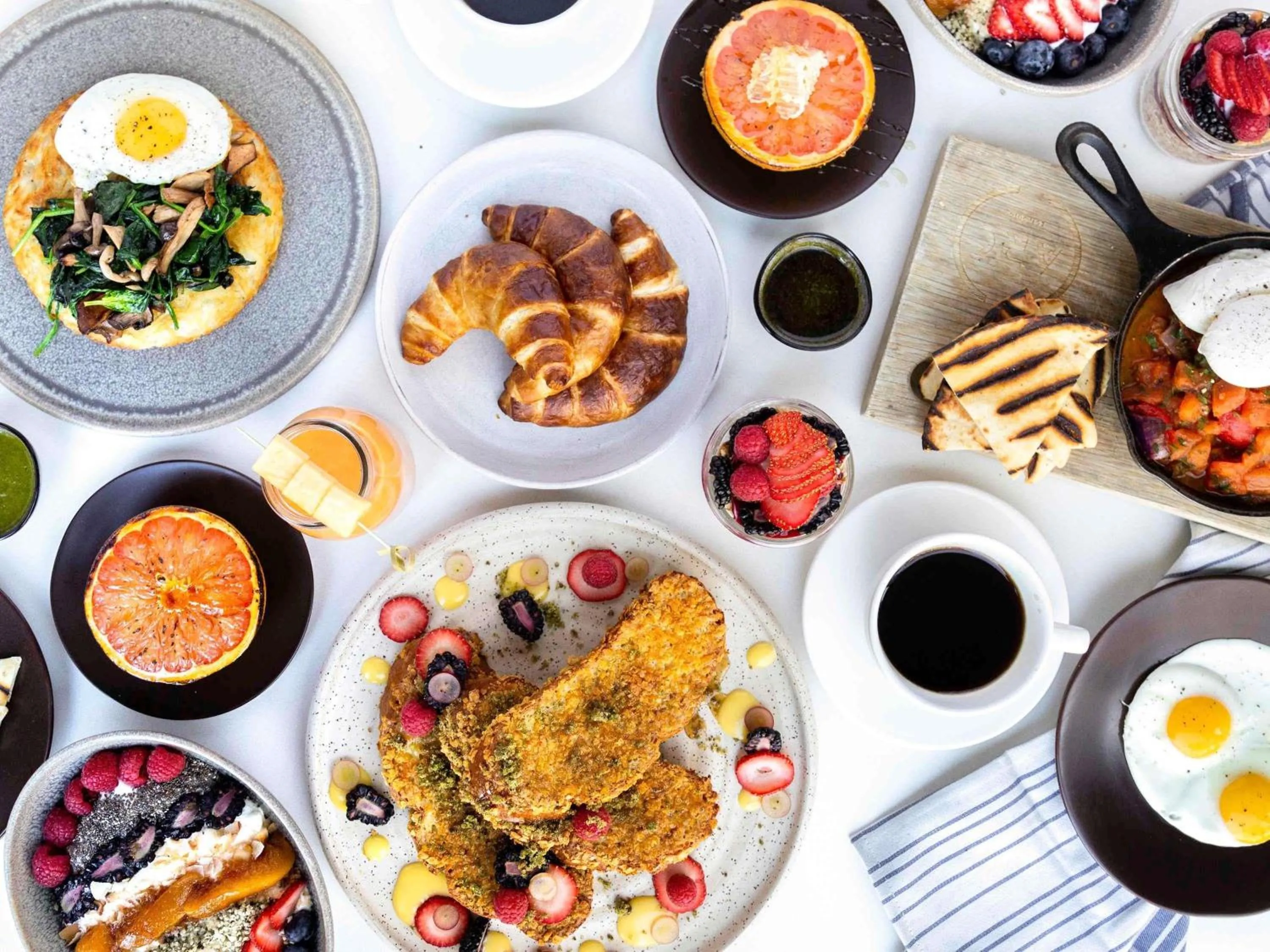 Restaurant/places to eat in Fairmont Waterfront