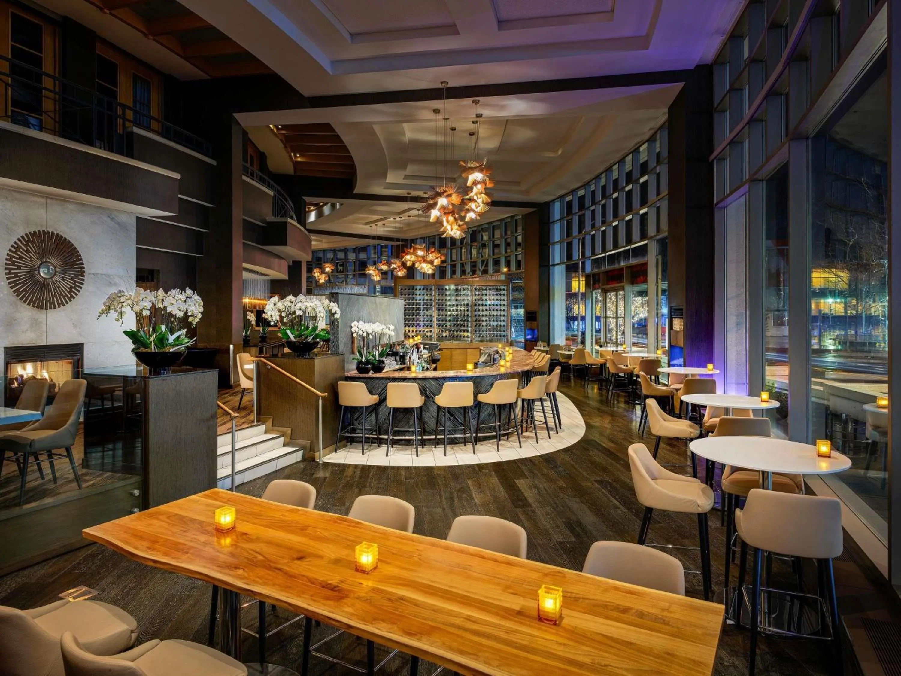 Property building in Fairmont Waterfront