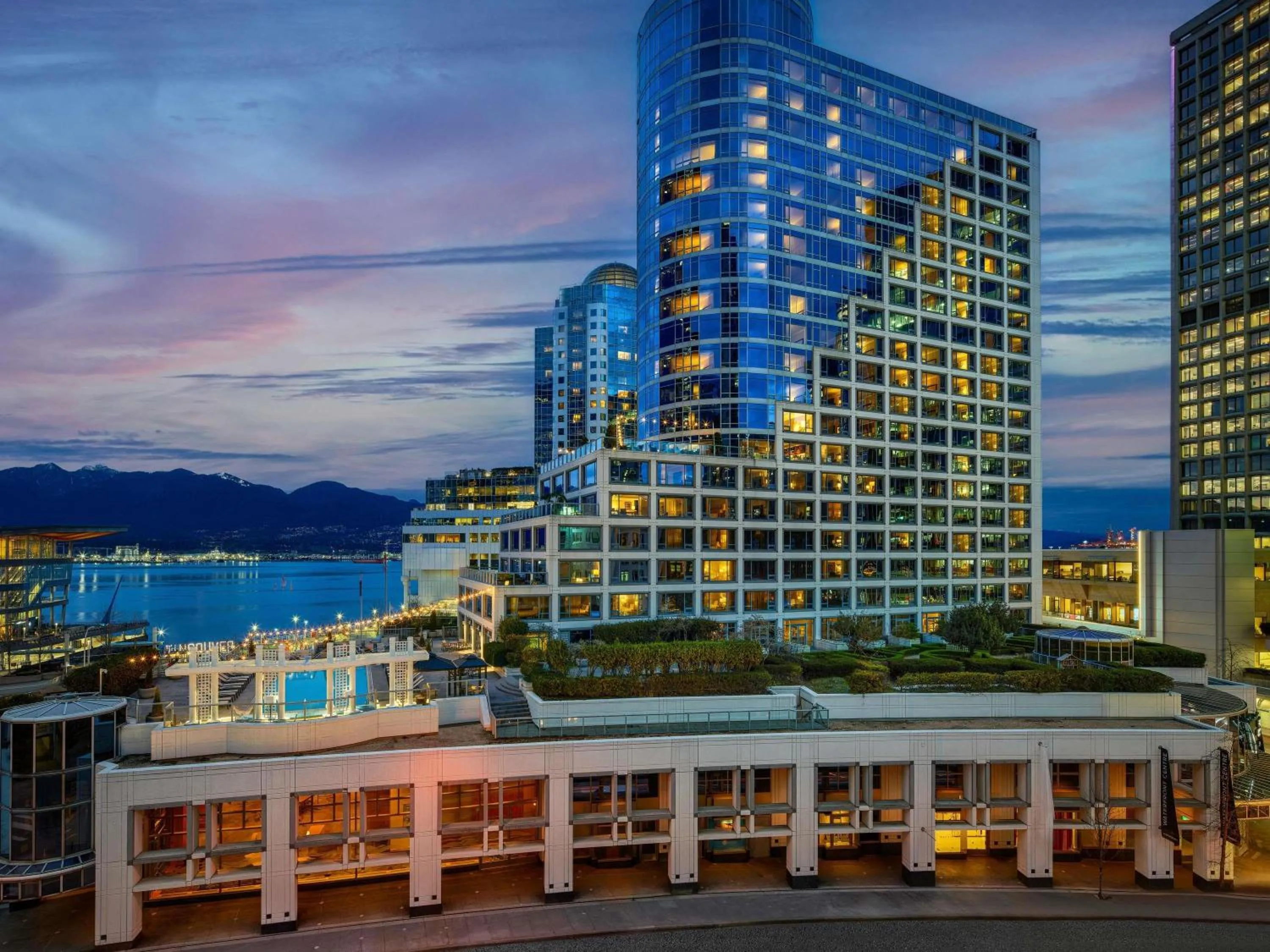 Property building in Fairmont Waterfront