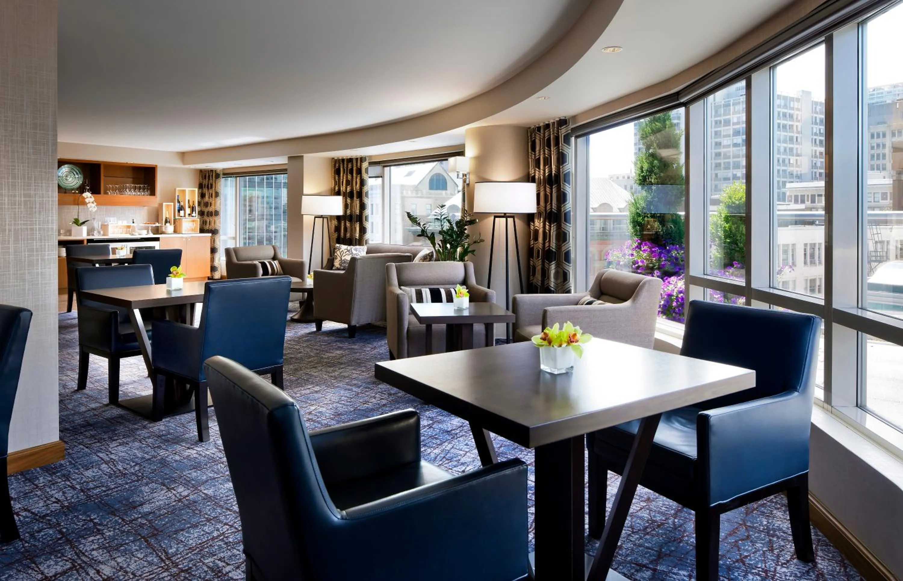 Restaurant/places to eat in Fairmont Waterfront