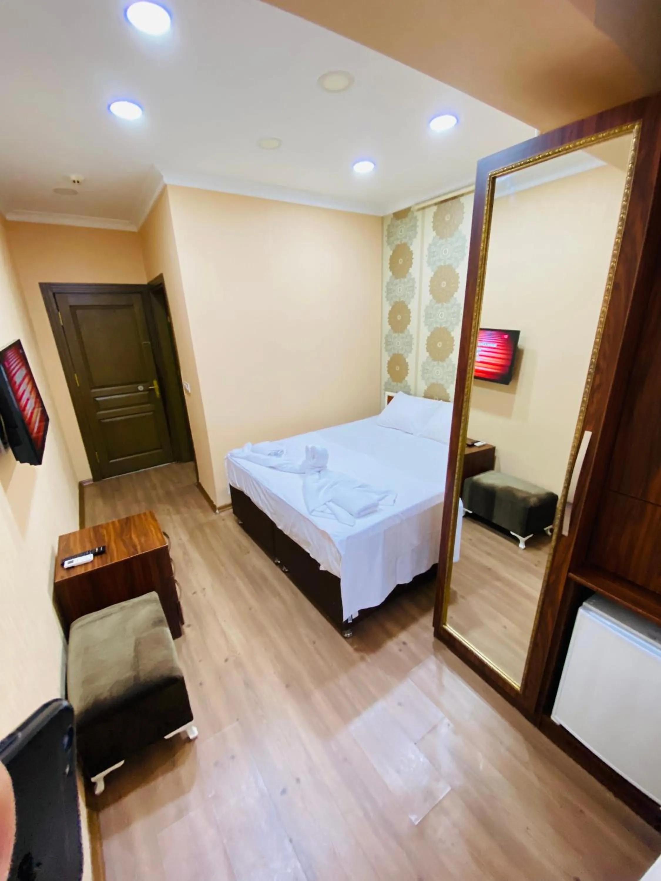 Bedroom, Bed in RENOVA hOTEL FATİH