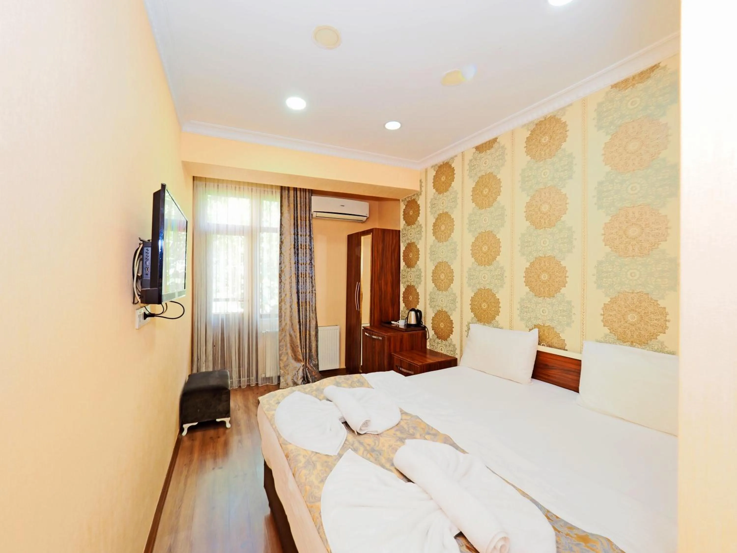 Photo of the whole room, Bed in RENOVA hOTEL FATİH