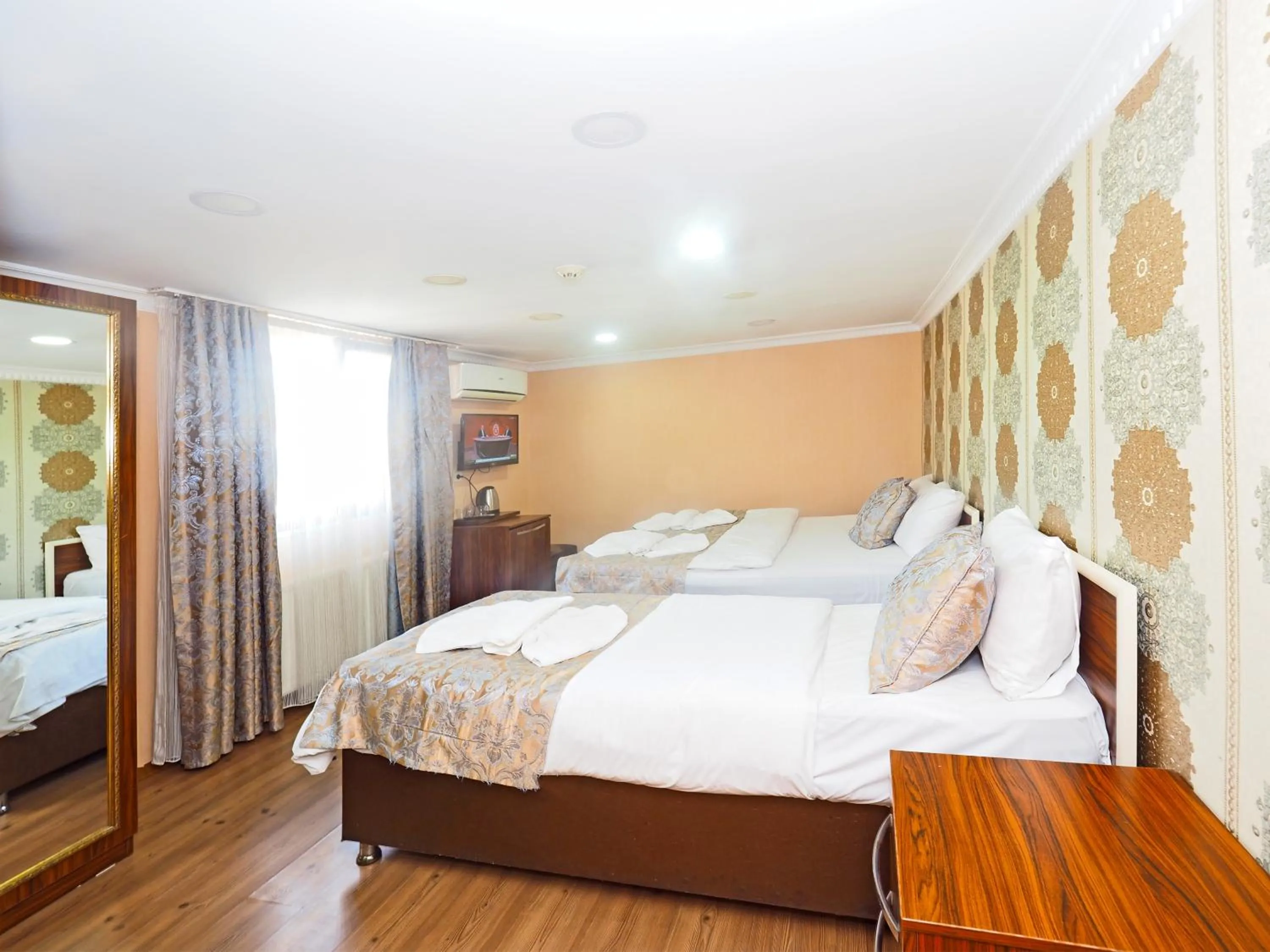 Photo of the whole room, Bed in RENOVA hOTEL FATİH