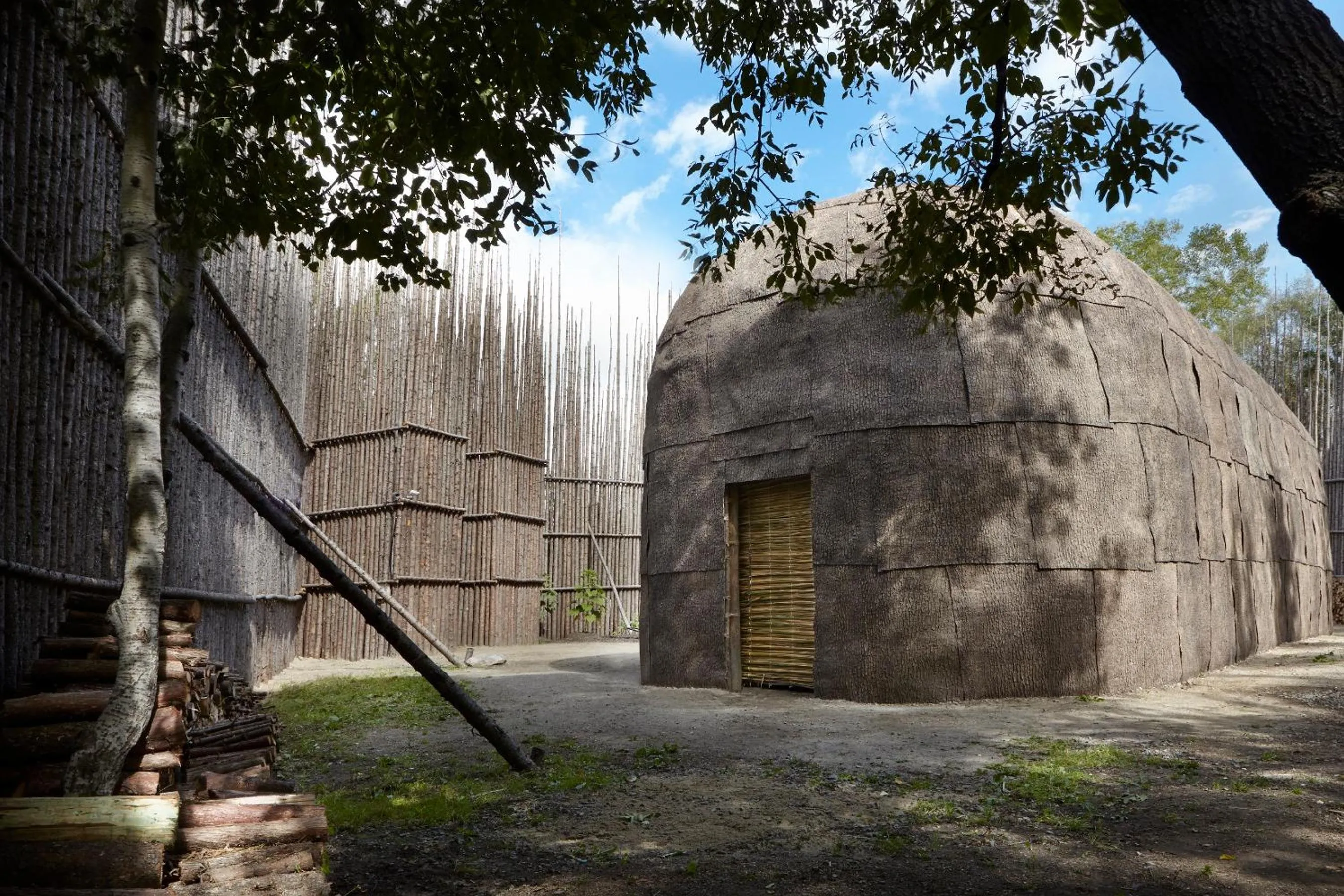 Evening entertainment in Hôtel-Musée Premières Nations