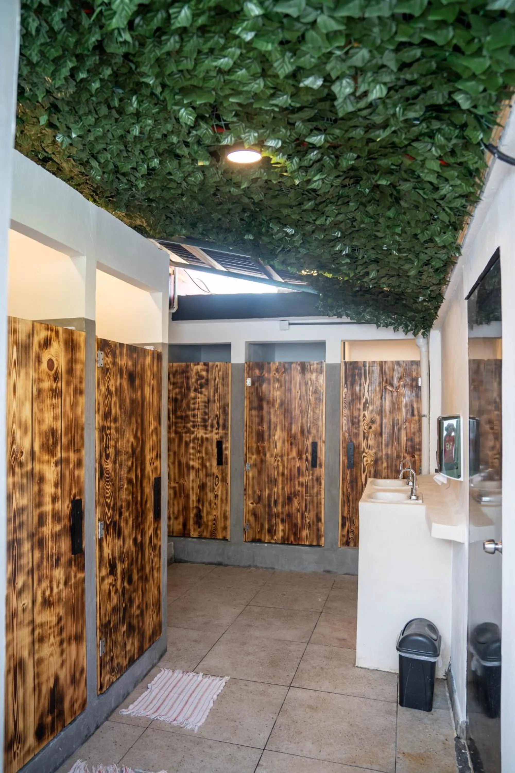 Toilet in Hostel Oryx Tulum