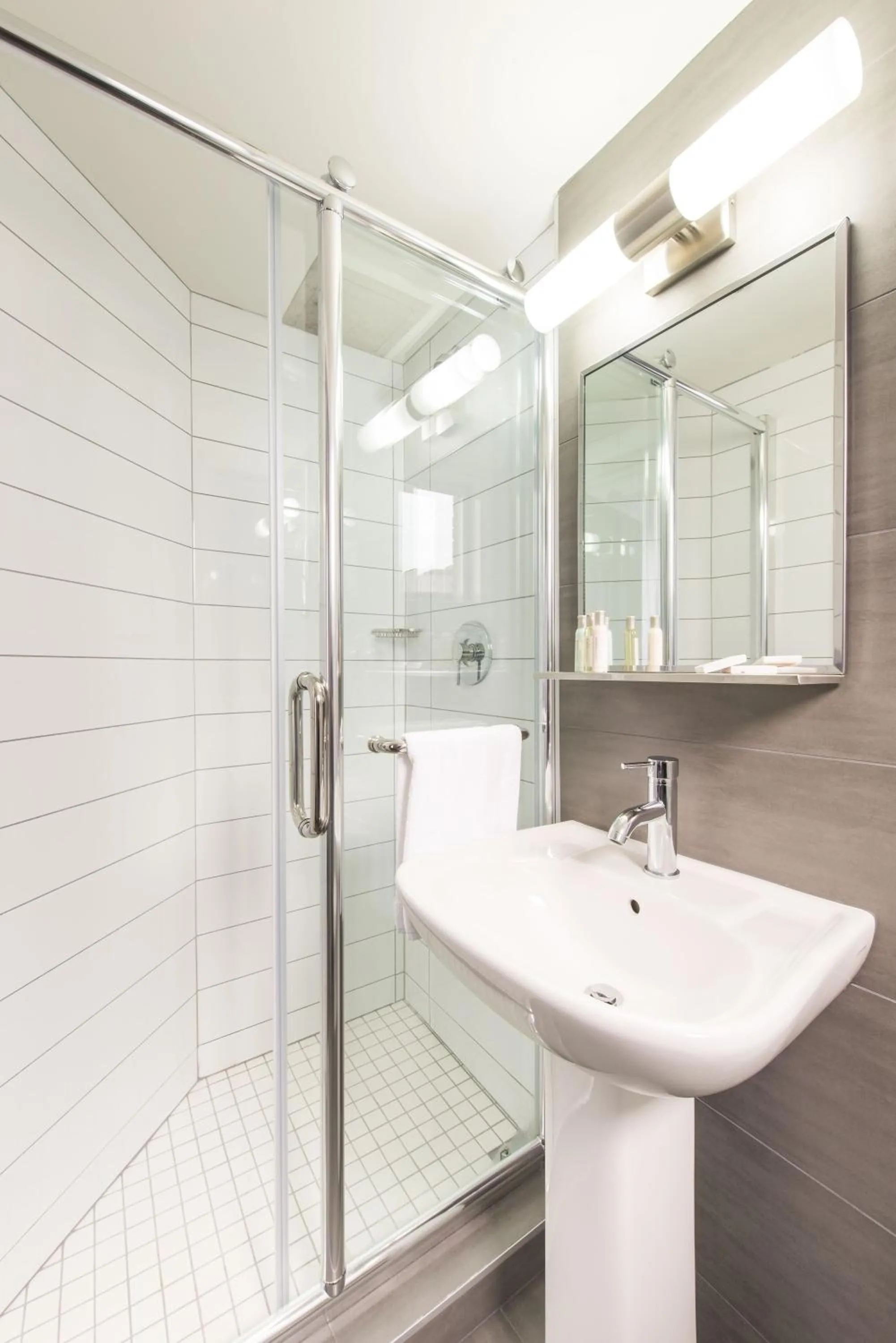 Shower in Travelodge by Wyndham Montreal Centre