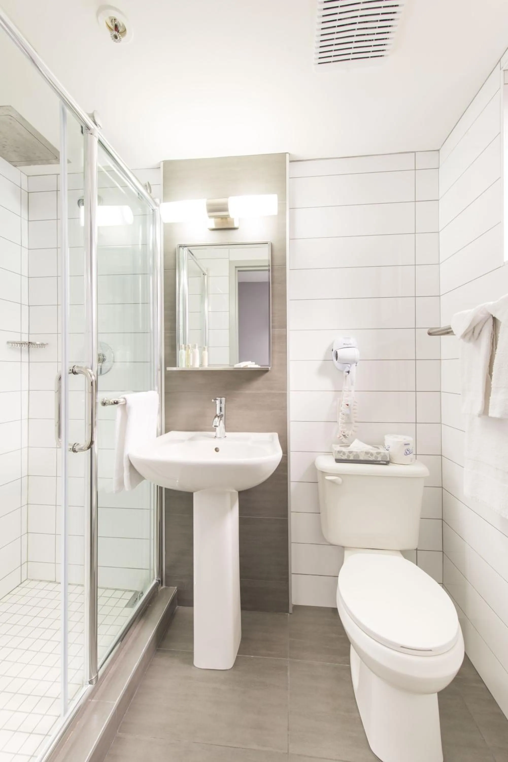 Bathroom in Travelodge by Wyndham Montreal Centre