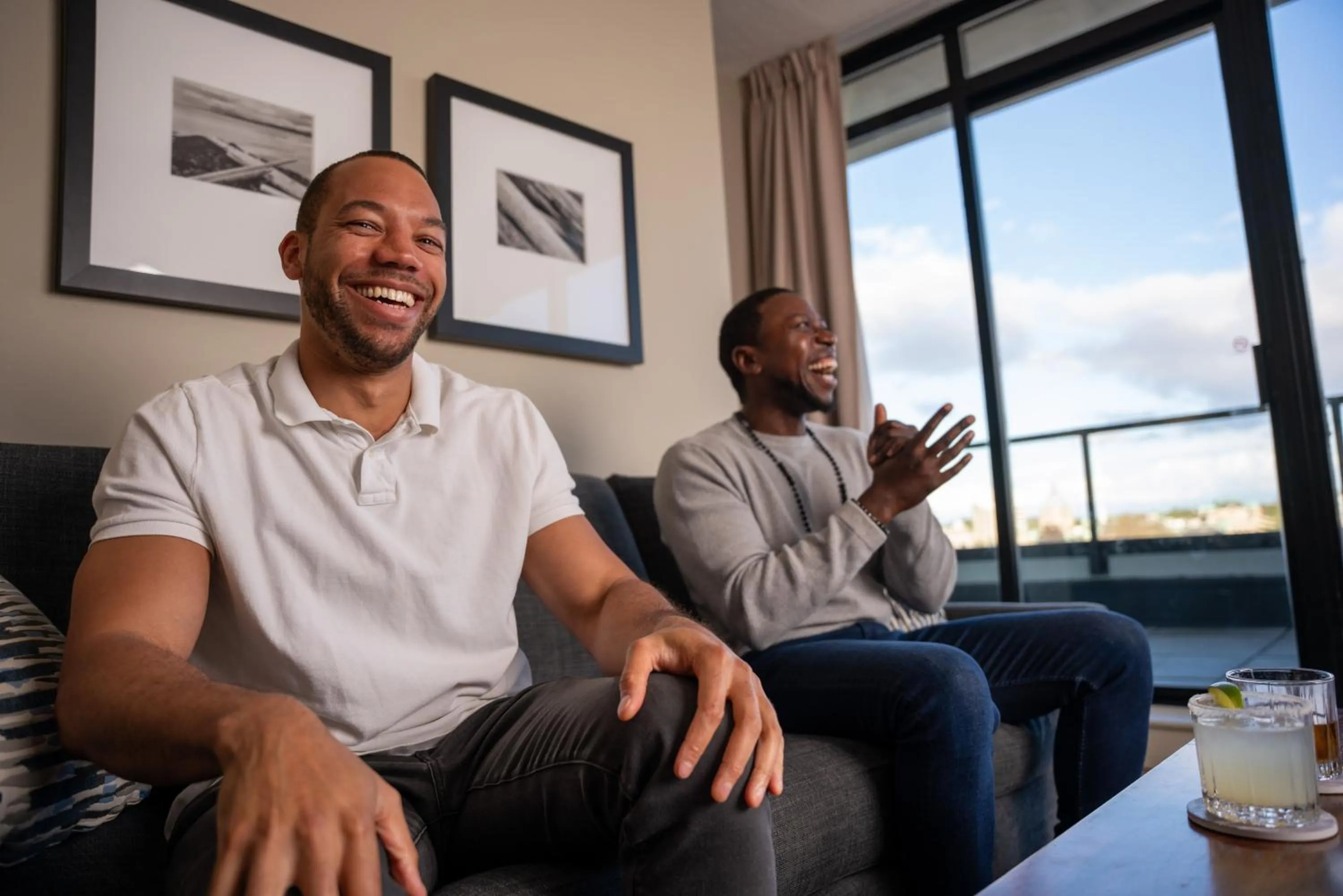 Living room in Oswego Hotel