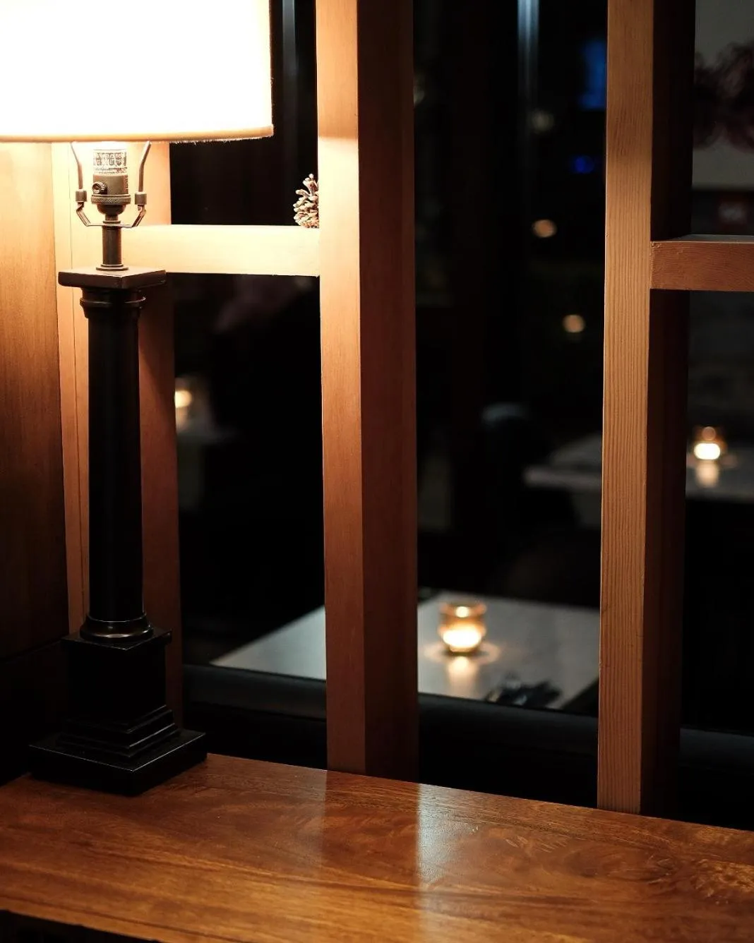 Restaurant/places to eat in Oswego Hotel