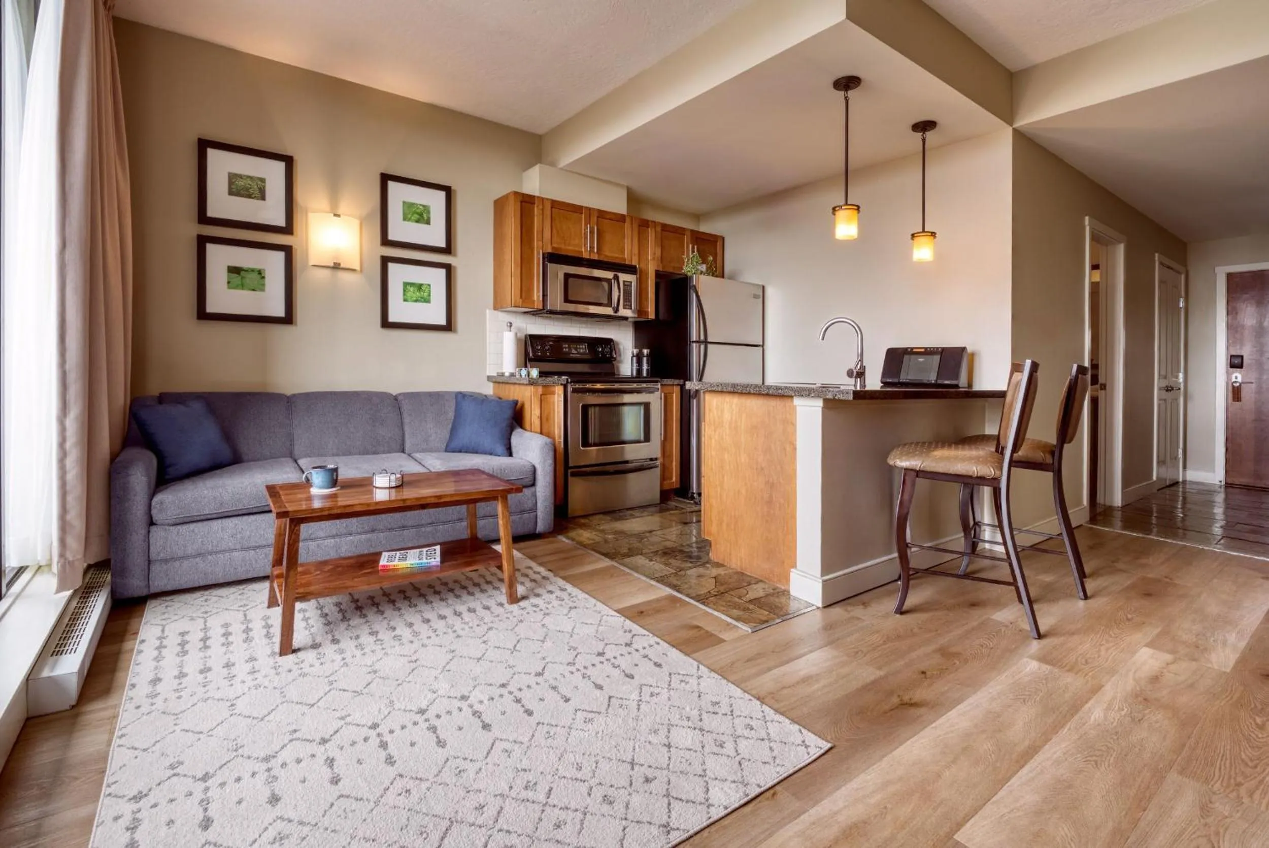 Kitchen or kitchenette in Oswego Hotel