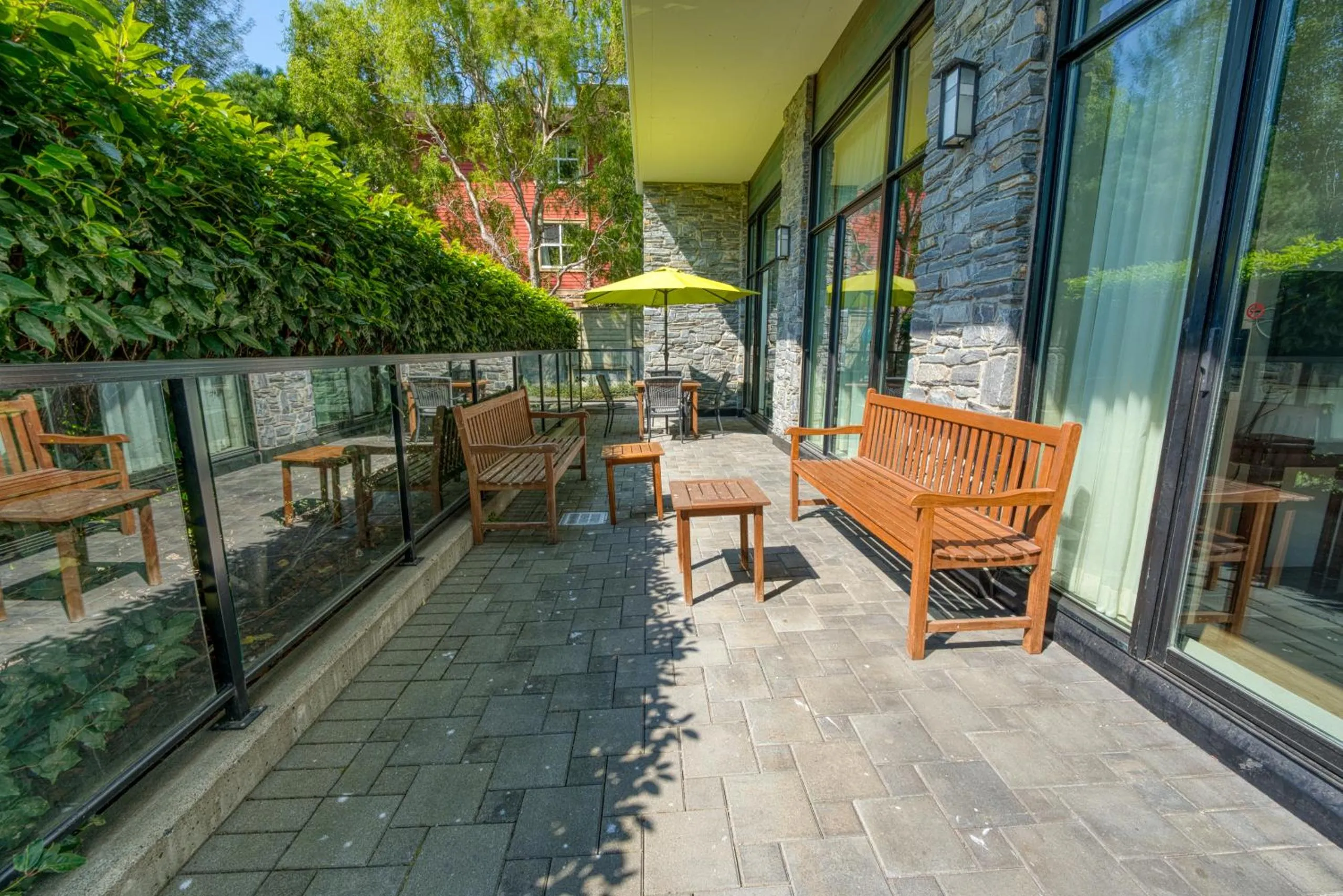 Patio in Oswego Hotel