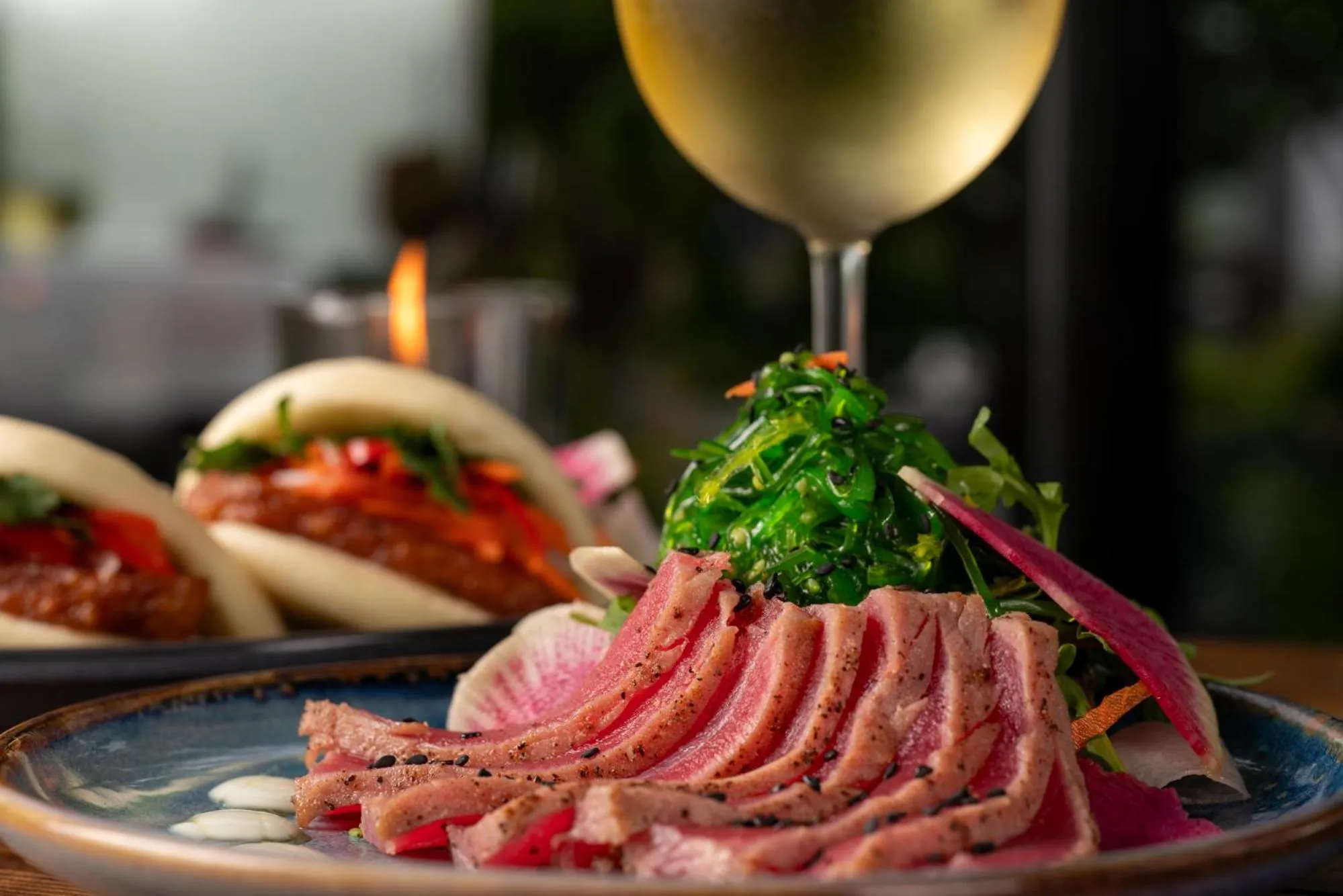 Restaurant/places to eat in Oswego Hotel