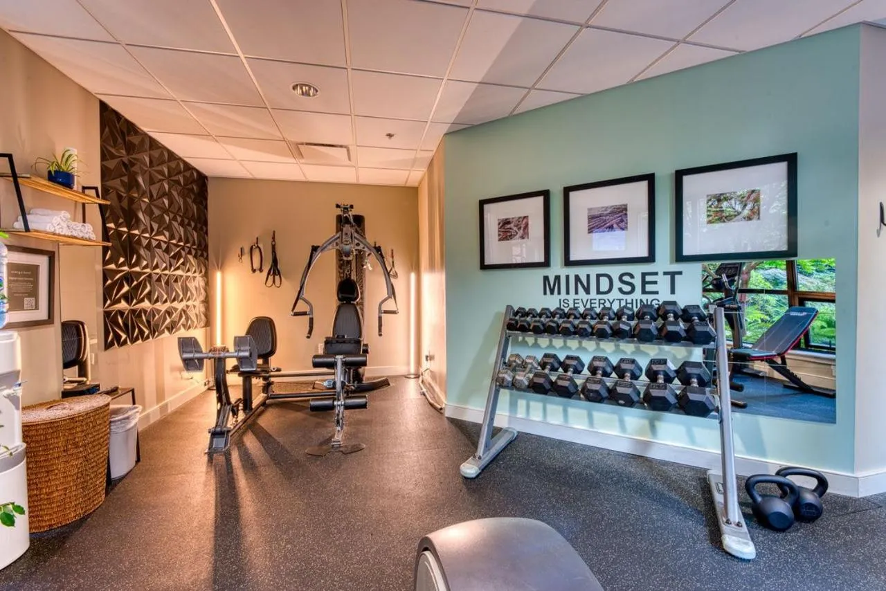 Fitness centre/facilities in Oswego Hotel