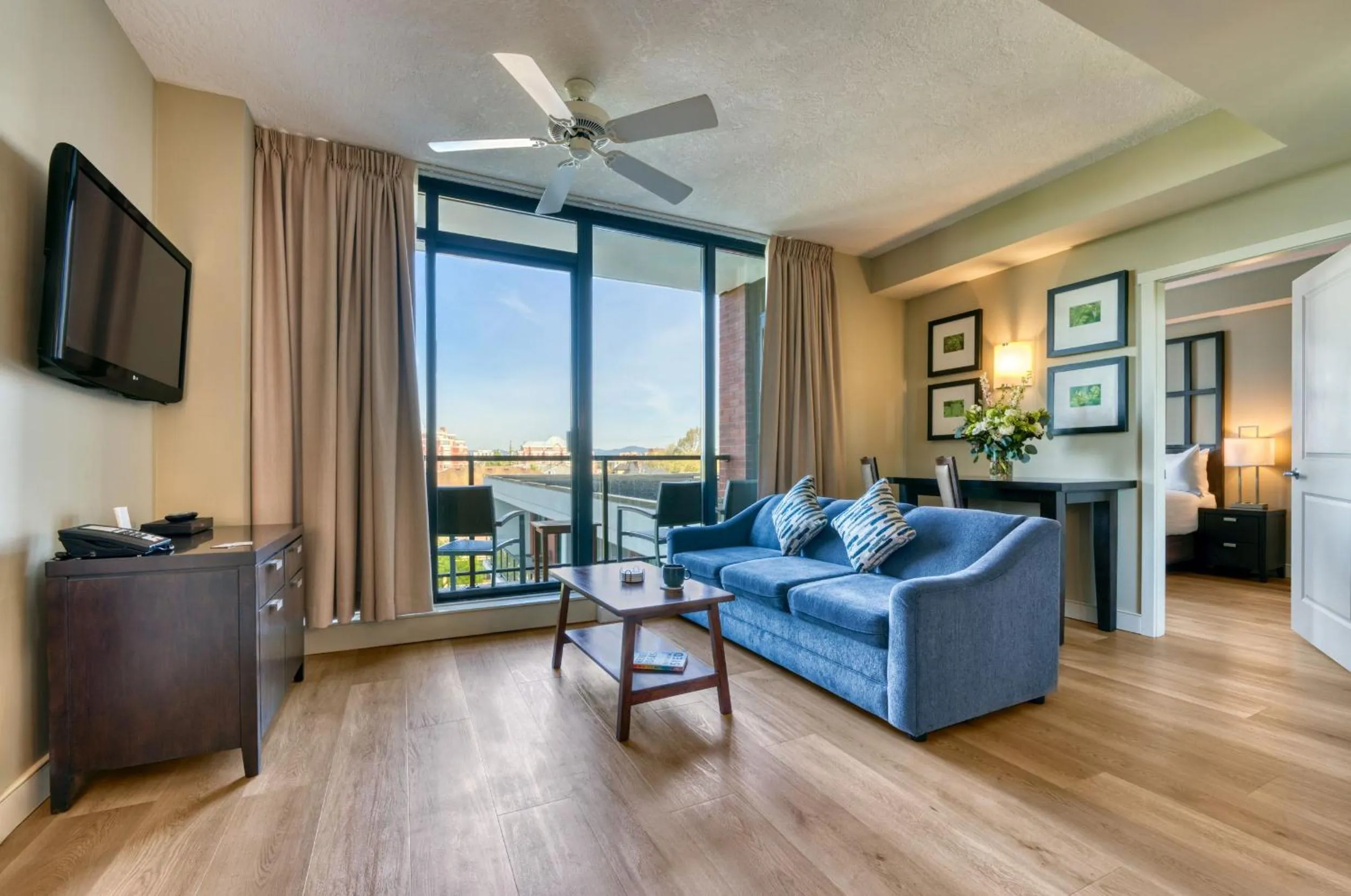 Natural landscape in Oswego Hotel