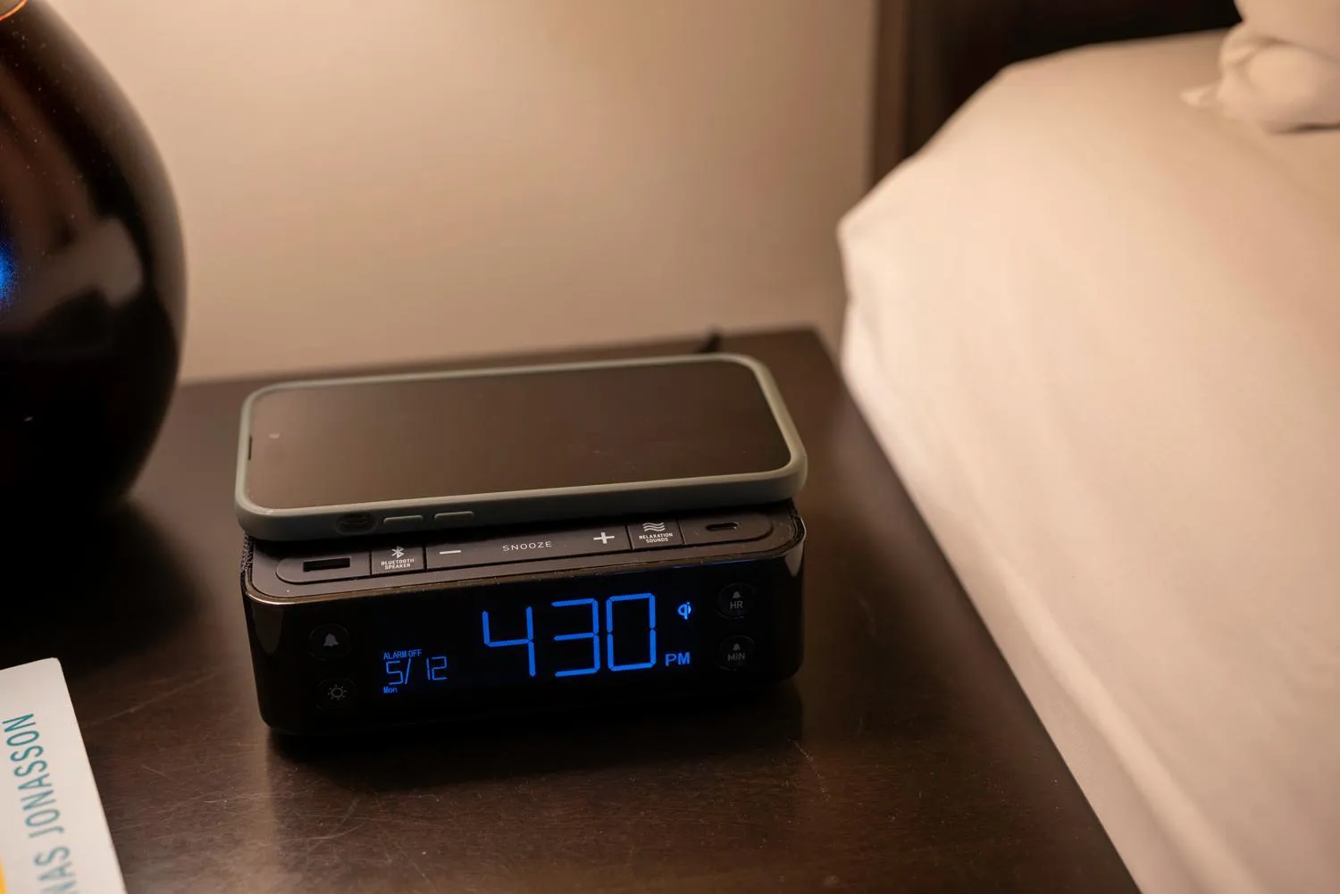 Bedroom, Bed in Oswego Hotel