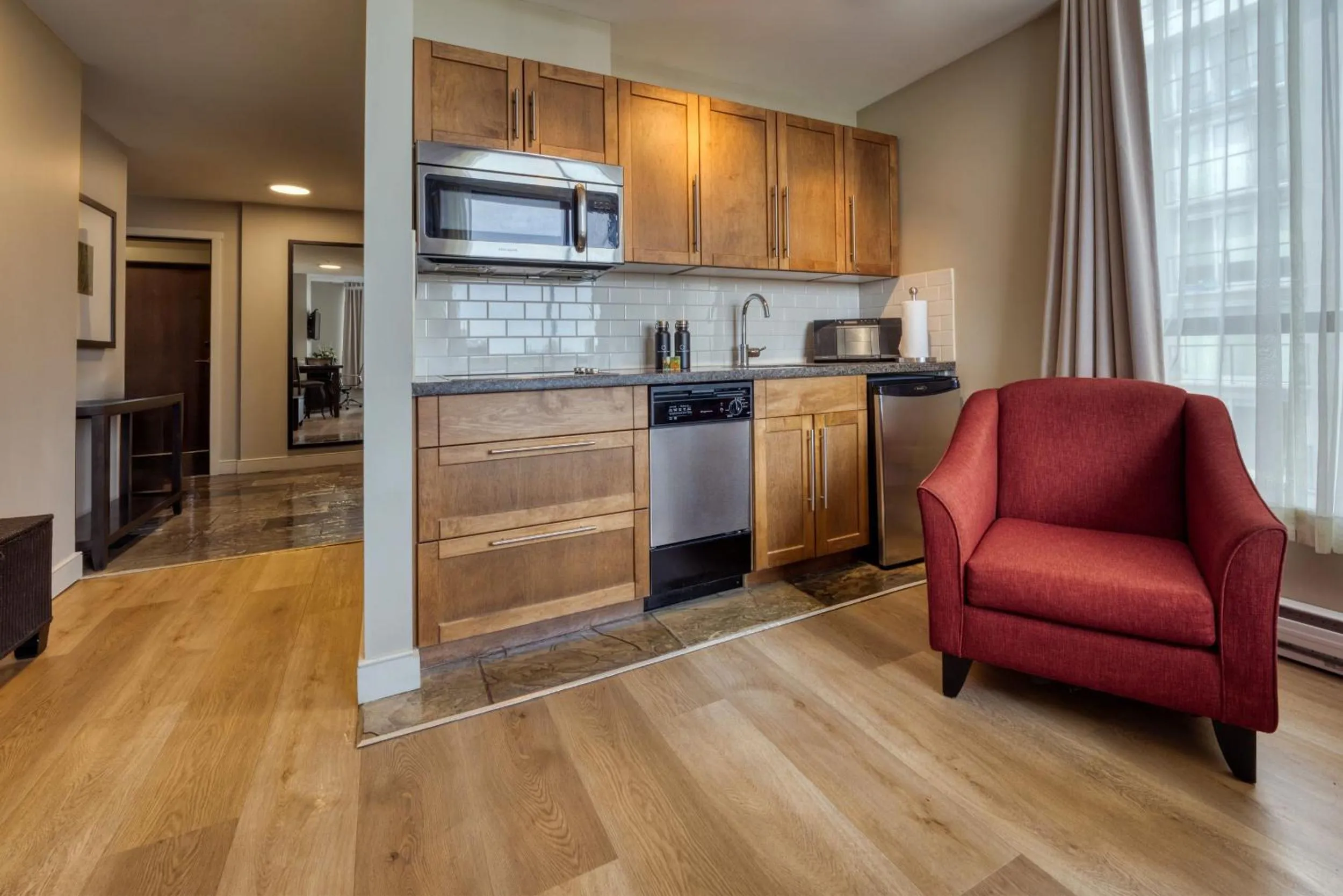 Kitchen or kitchenette in Oswego Hotel