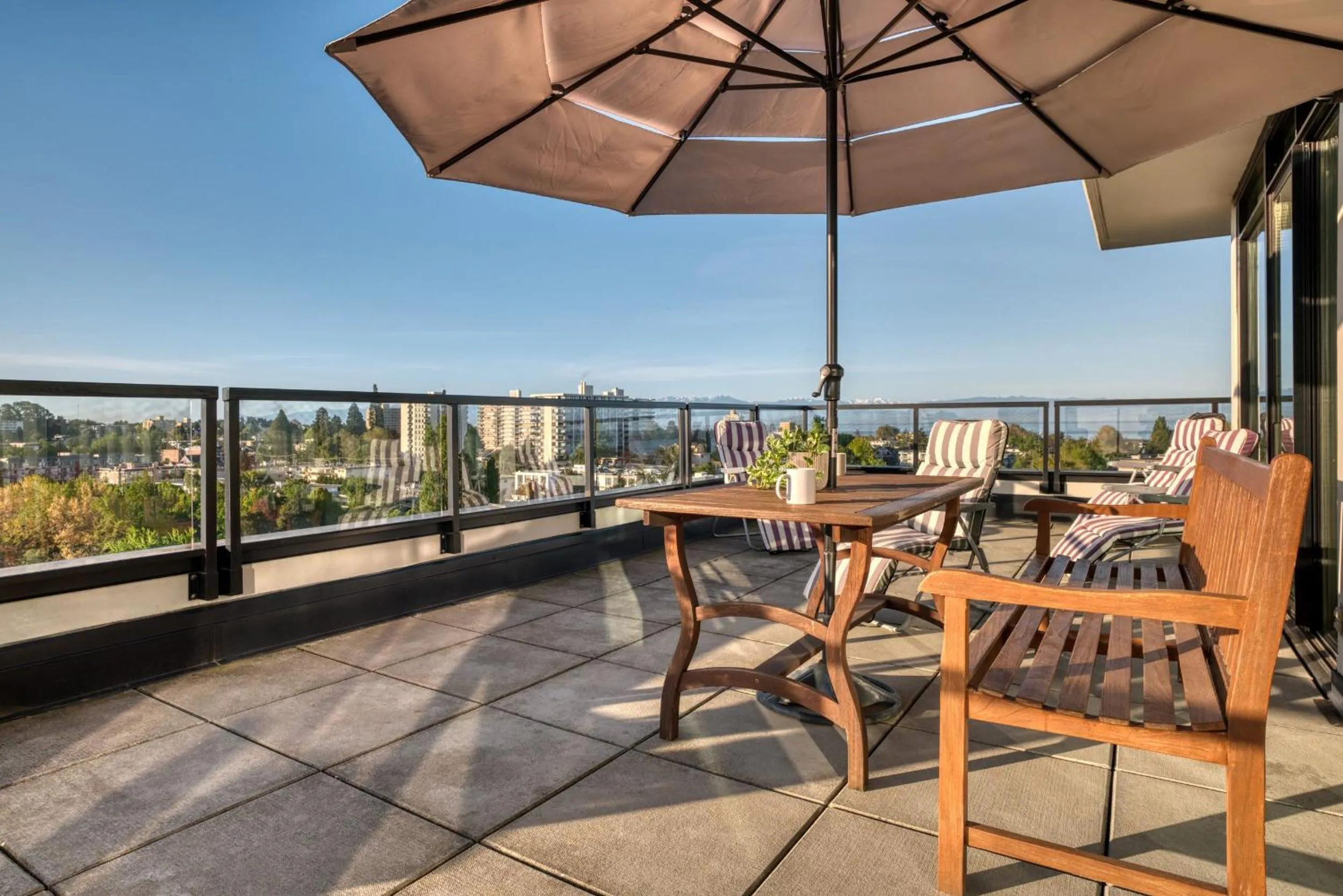 Patio in Oswego Hotel