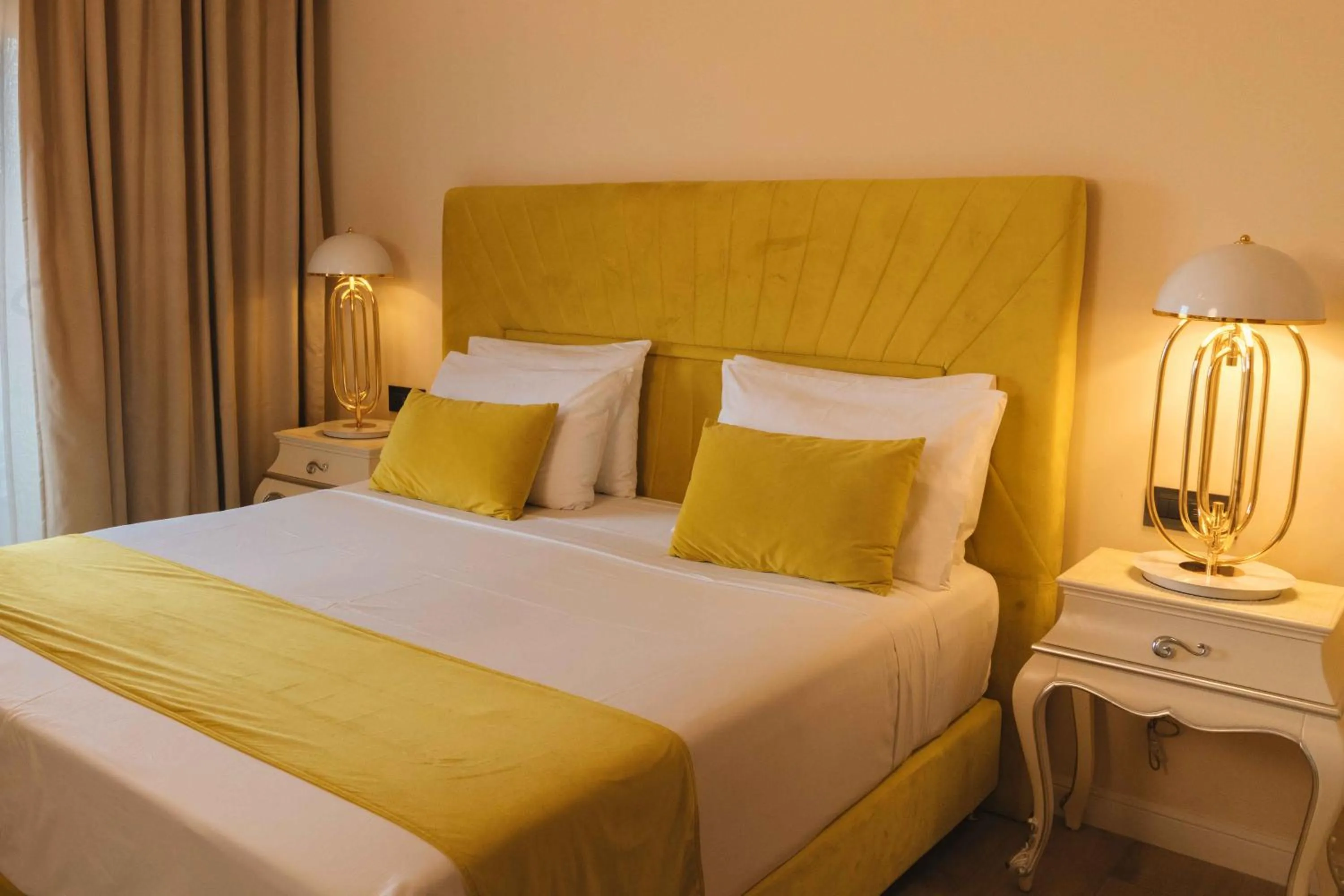 Bed in Santa Lucia Boutique Hotel