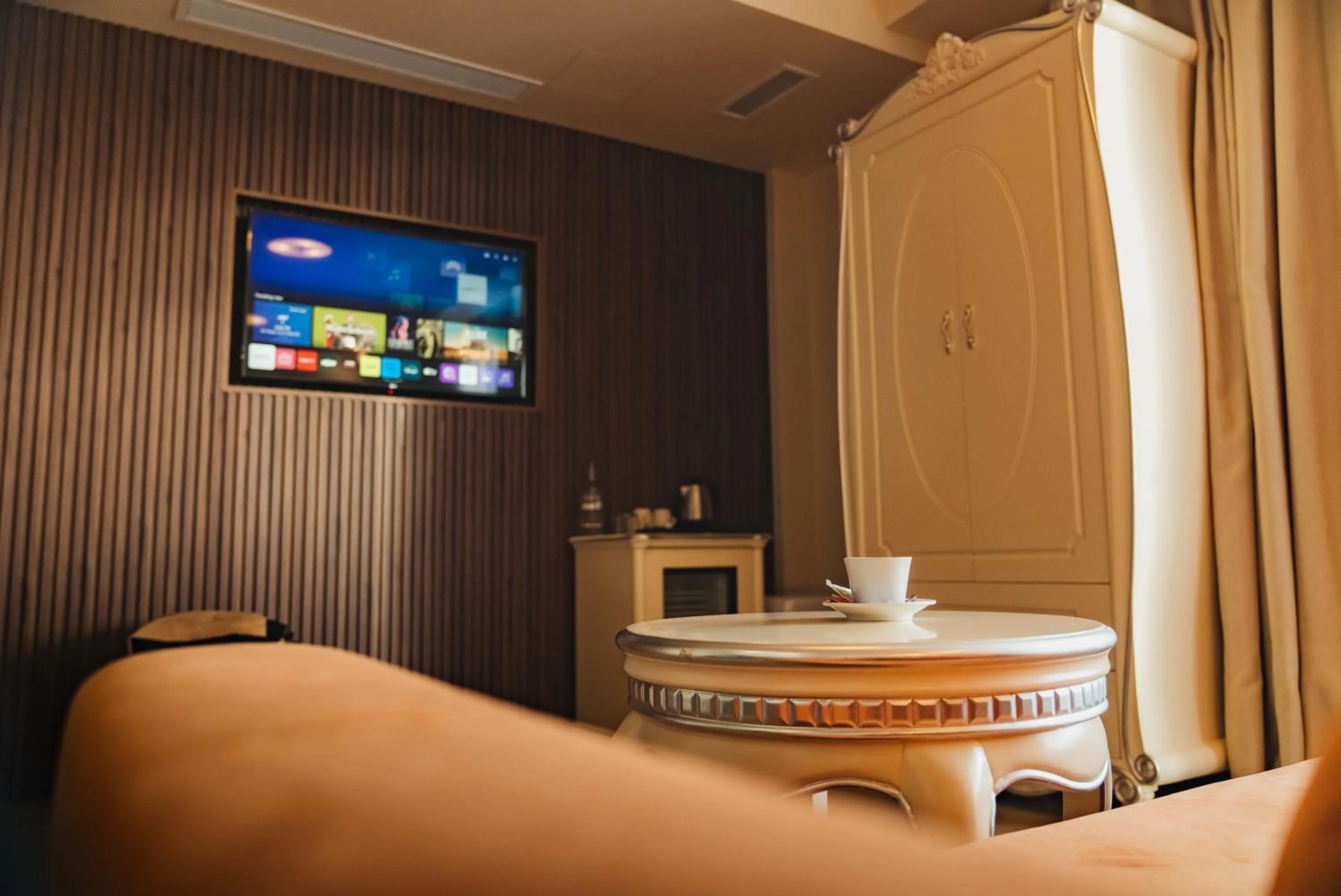 TV and multimedia in Santa Lucia Boutique Hotel