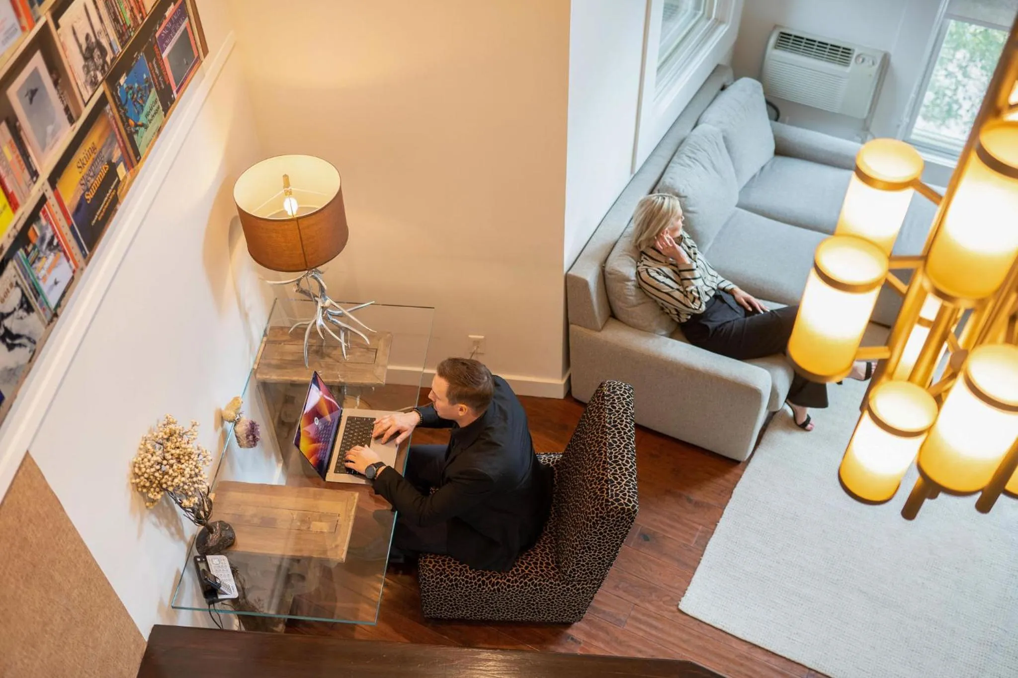 Living room in Executive Inn Whistler