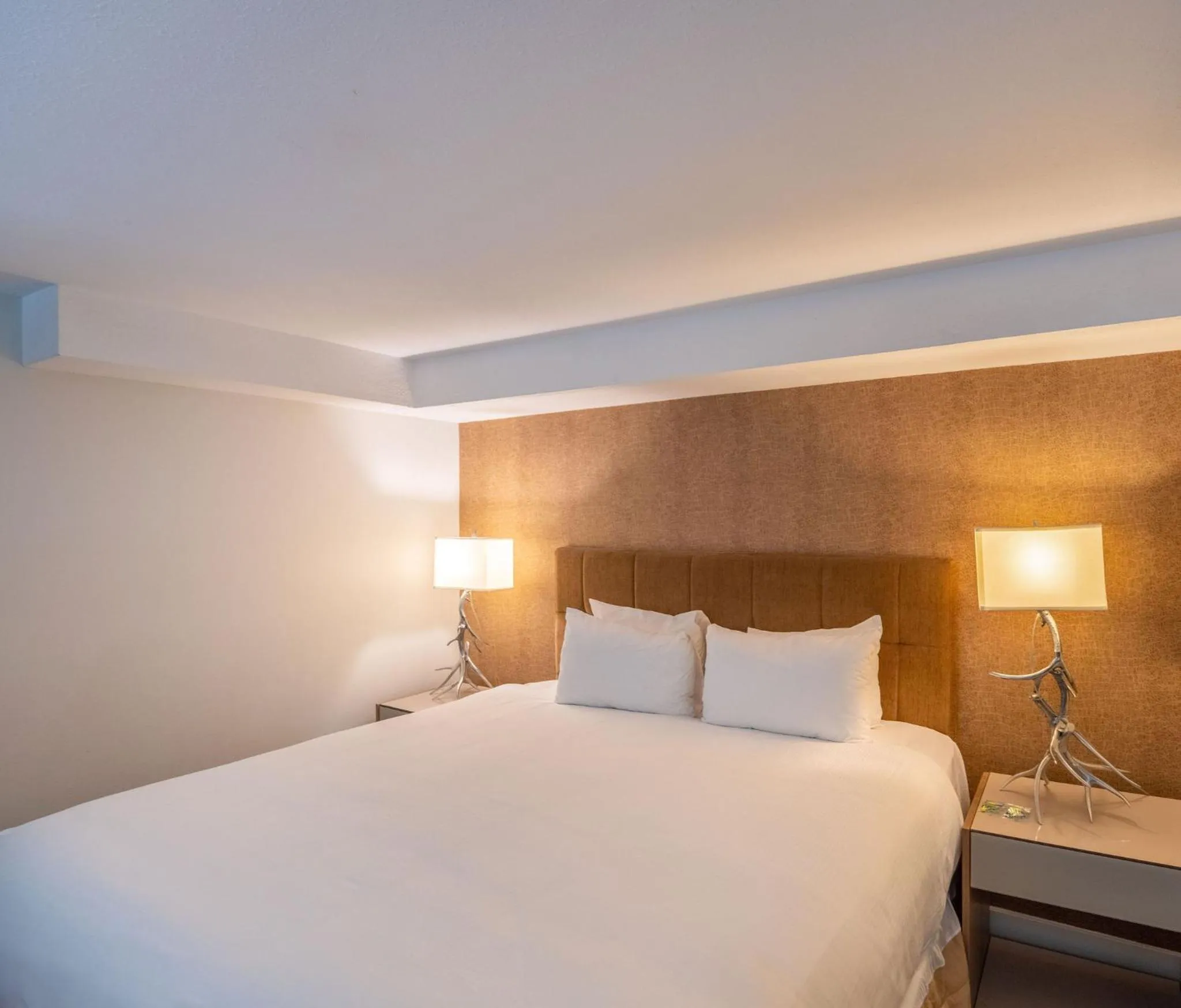 Bed in Executive Inn Whistler