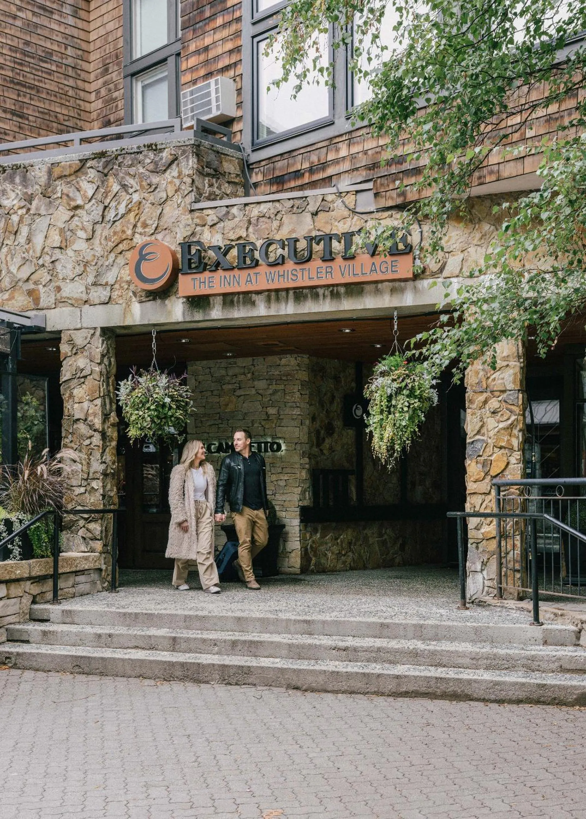 Facade/entrance in Executive Inn Whistler