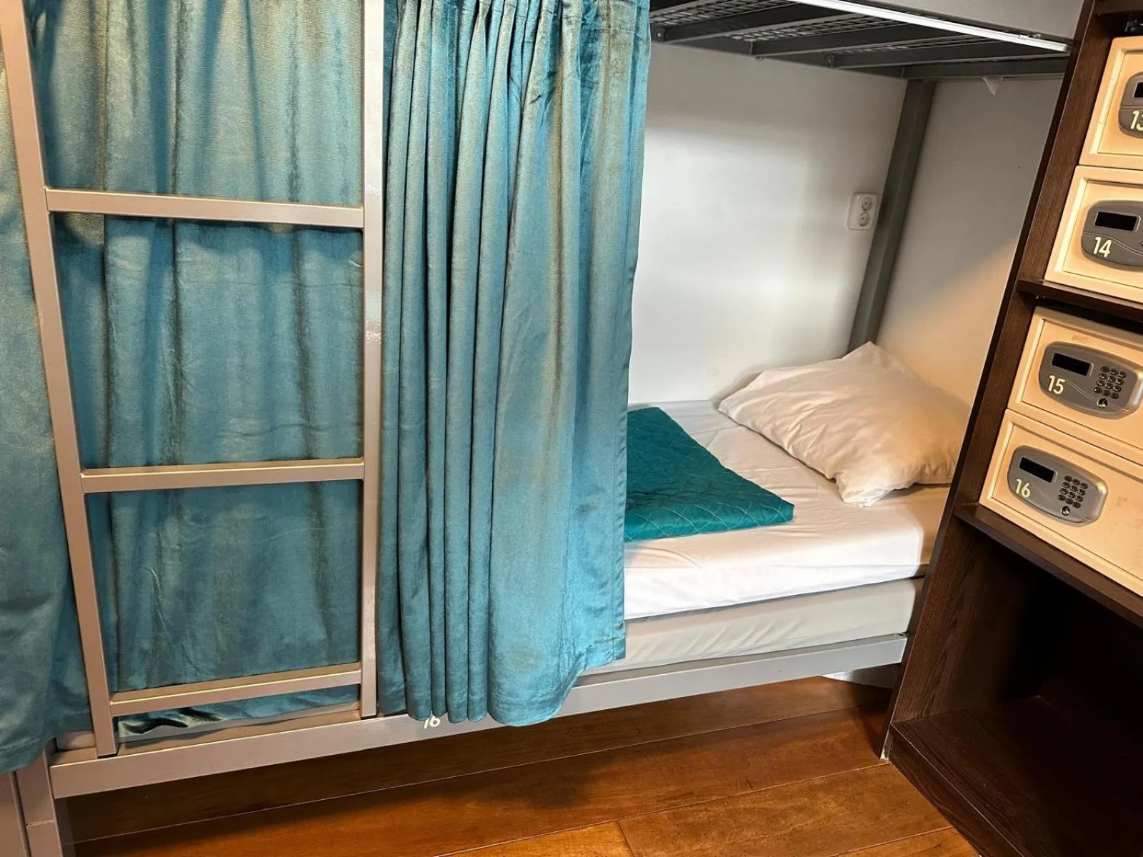 Bed in Room Mate Hostel Amsterdam Zaandam