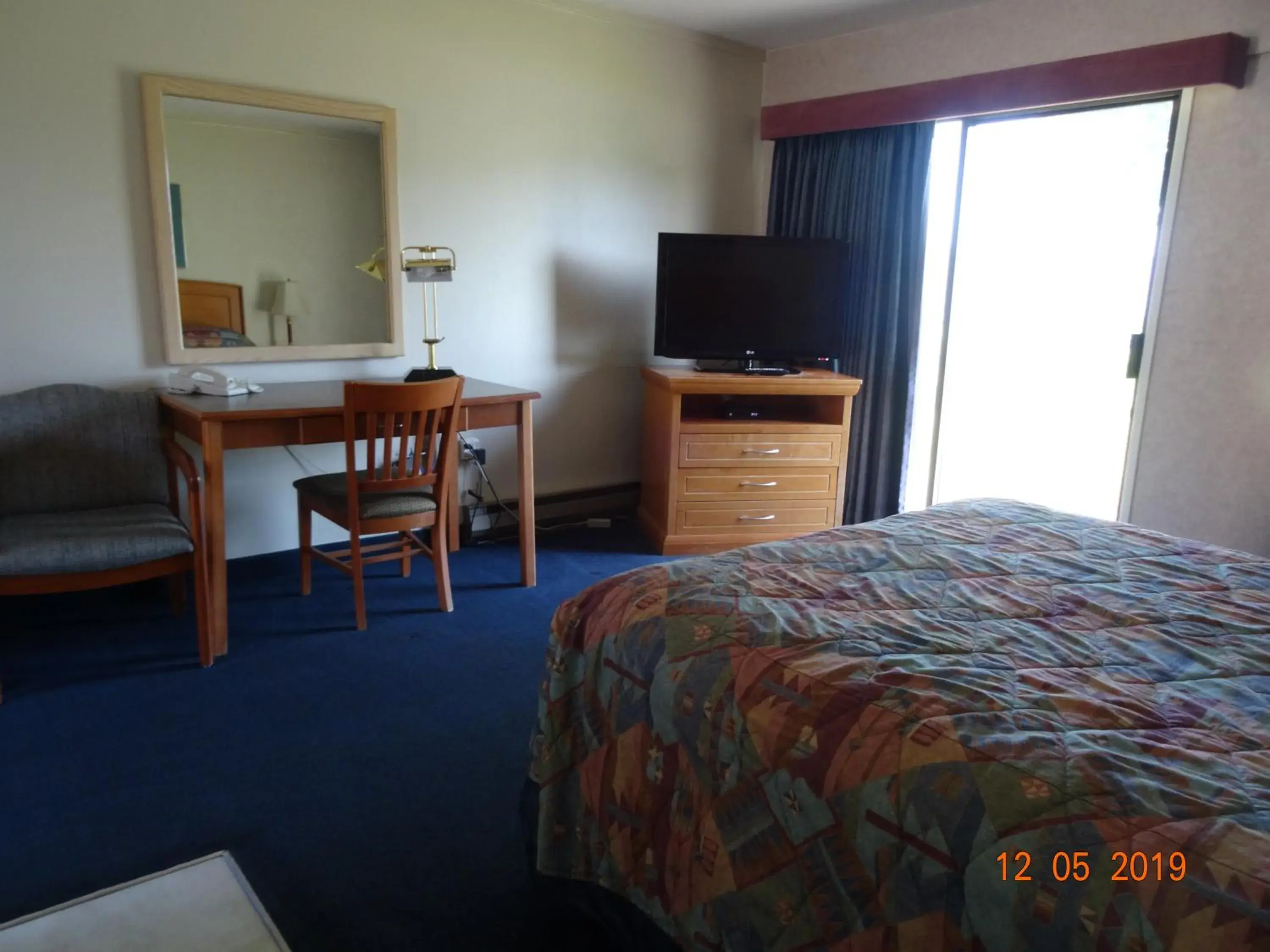 Room with One Bed with View in Hospitality Inn Room with One Bed with View in Hospitality Inn