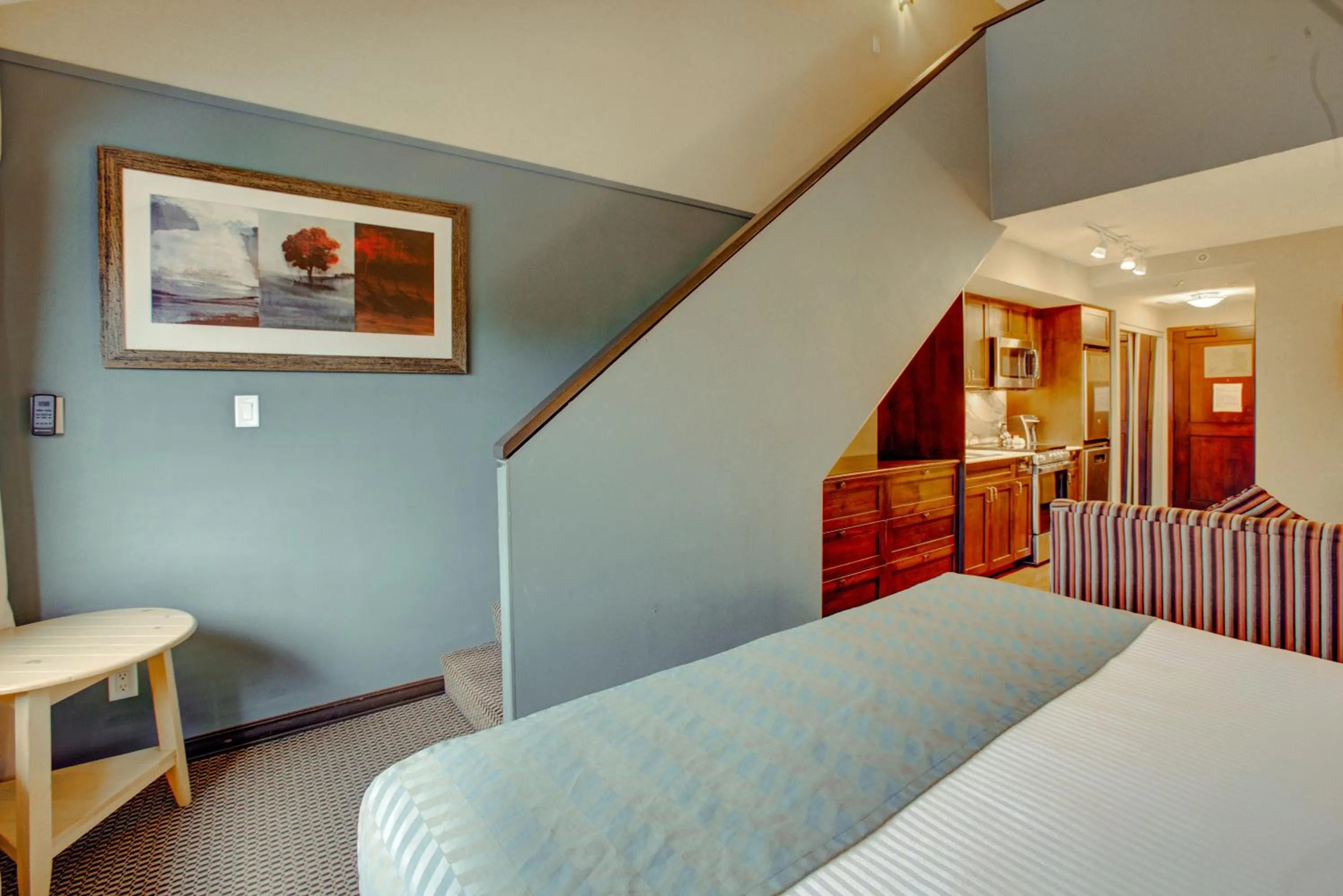 Bedroom, Bed in Blackcomb Lodge