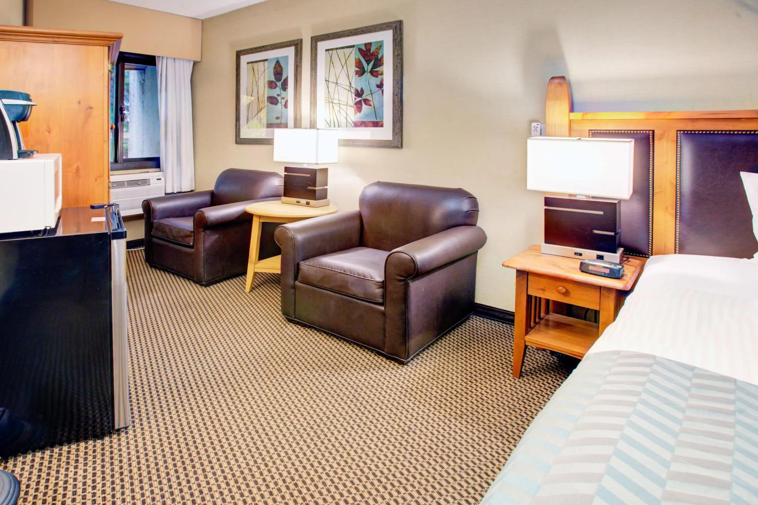 Bedroom, Bed in Blackcomb Lodge