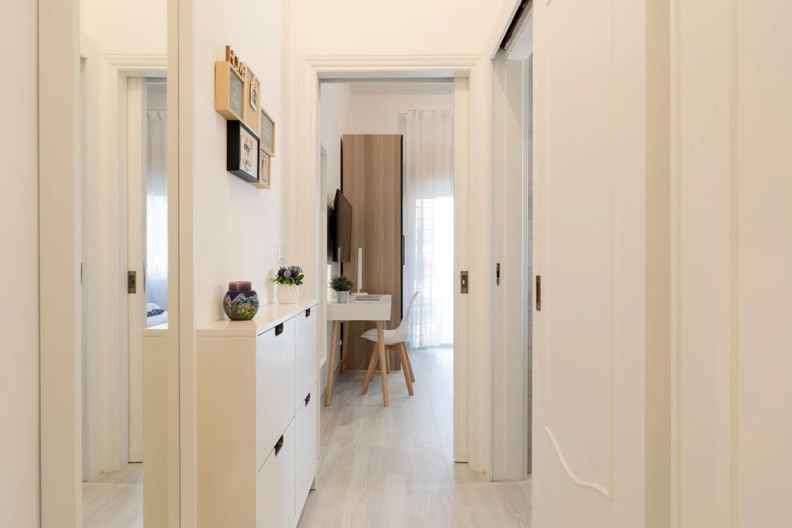 furniture in Nuovo Appartamento sulla spiaggia con larga terrazza di 70 mq e posto auto privato