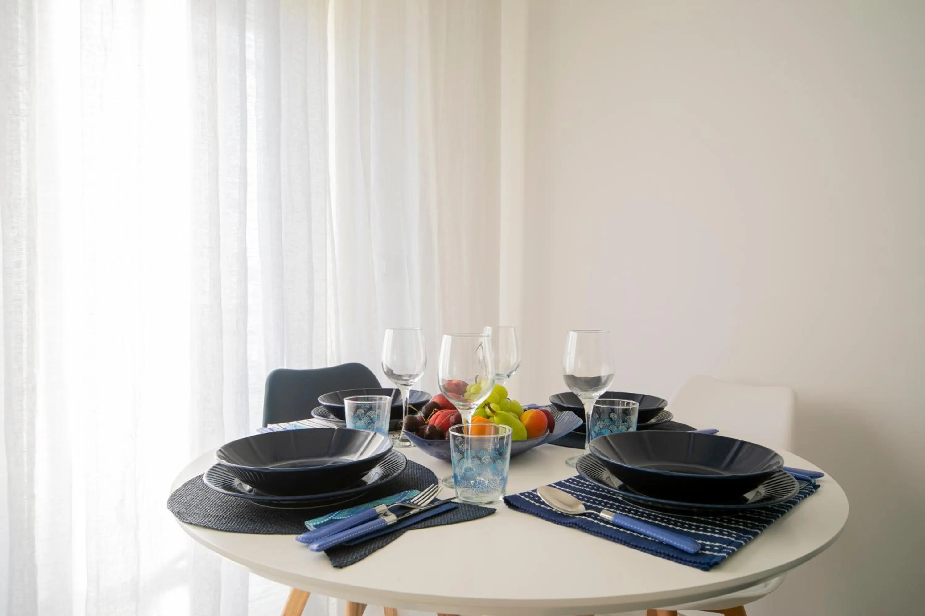 Dining area in Nuovo Appartamento sulla spiaggia con larga terrazza di 70 mq e posto auto privato