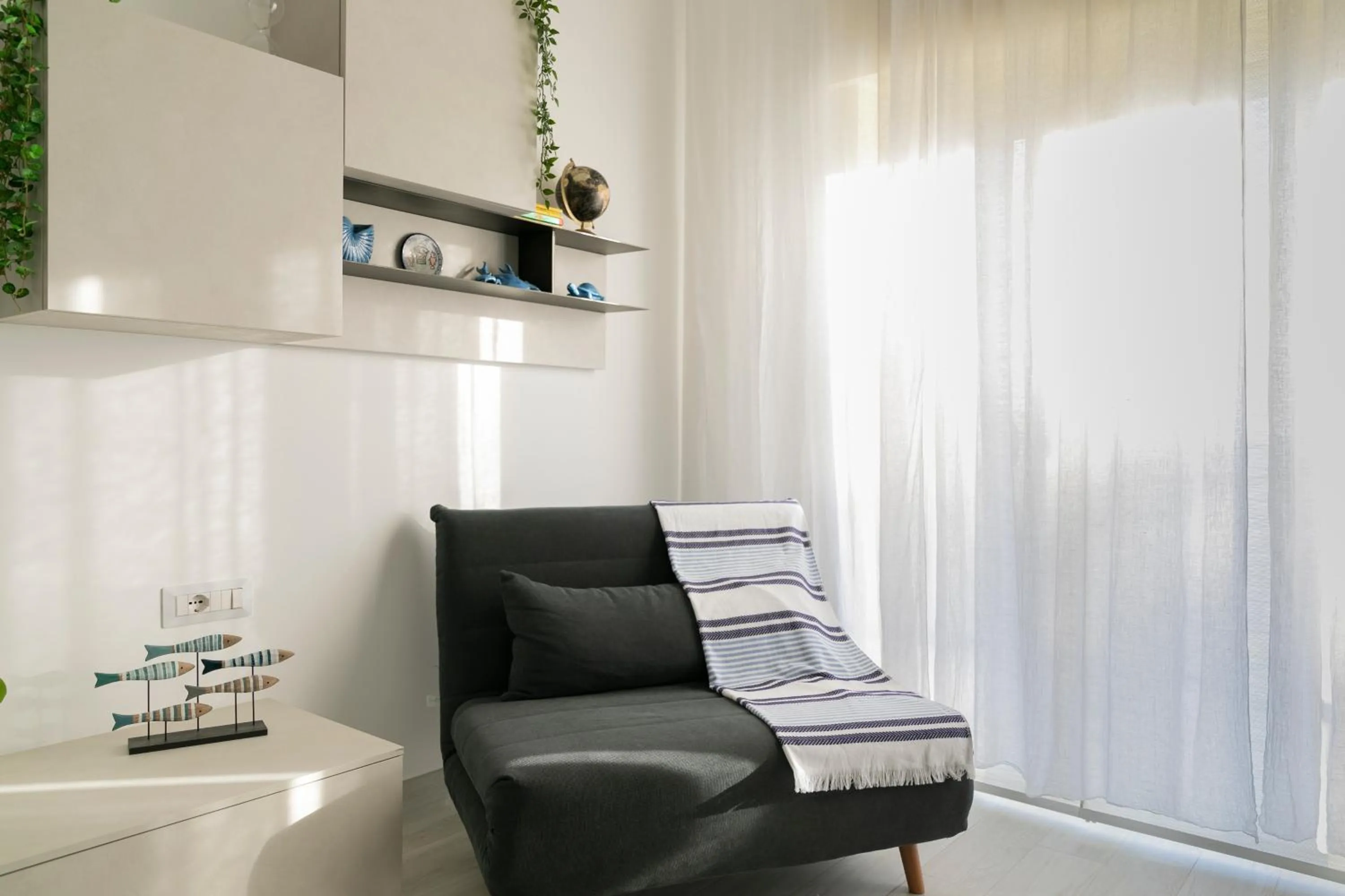 Bed in Nuovo Appartamento sulla spiaggia con larga terrazza di 70 mq e posto auto privato