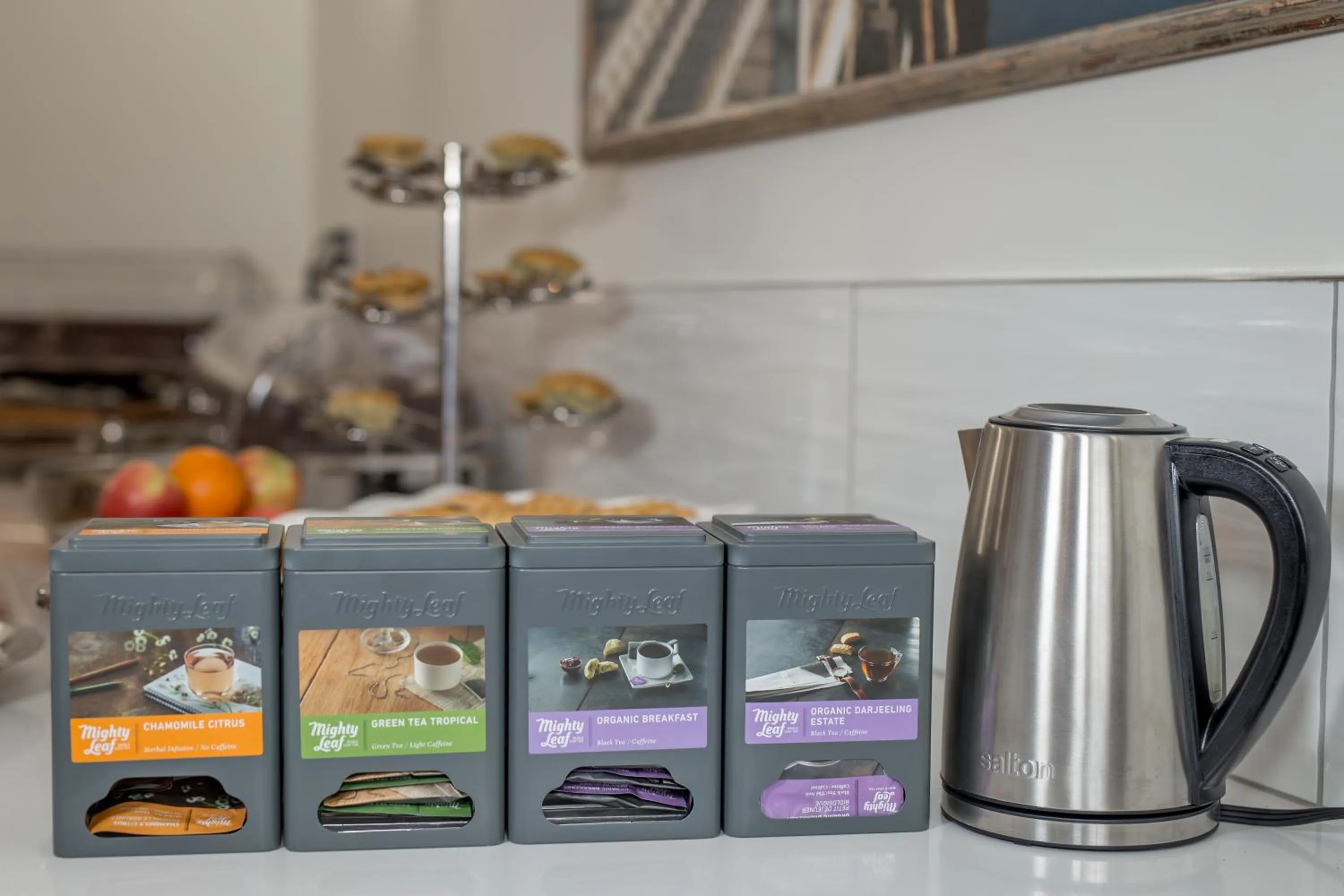 Coffee/tea facilities in Robin Hood Inn and Suites