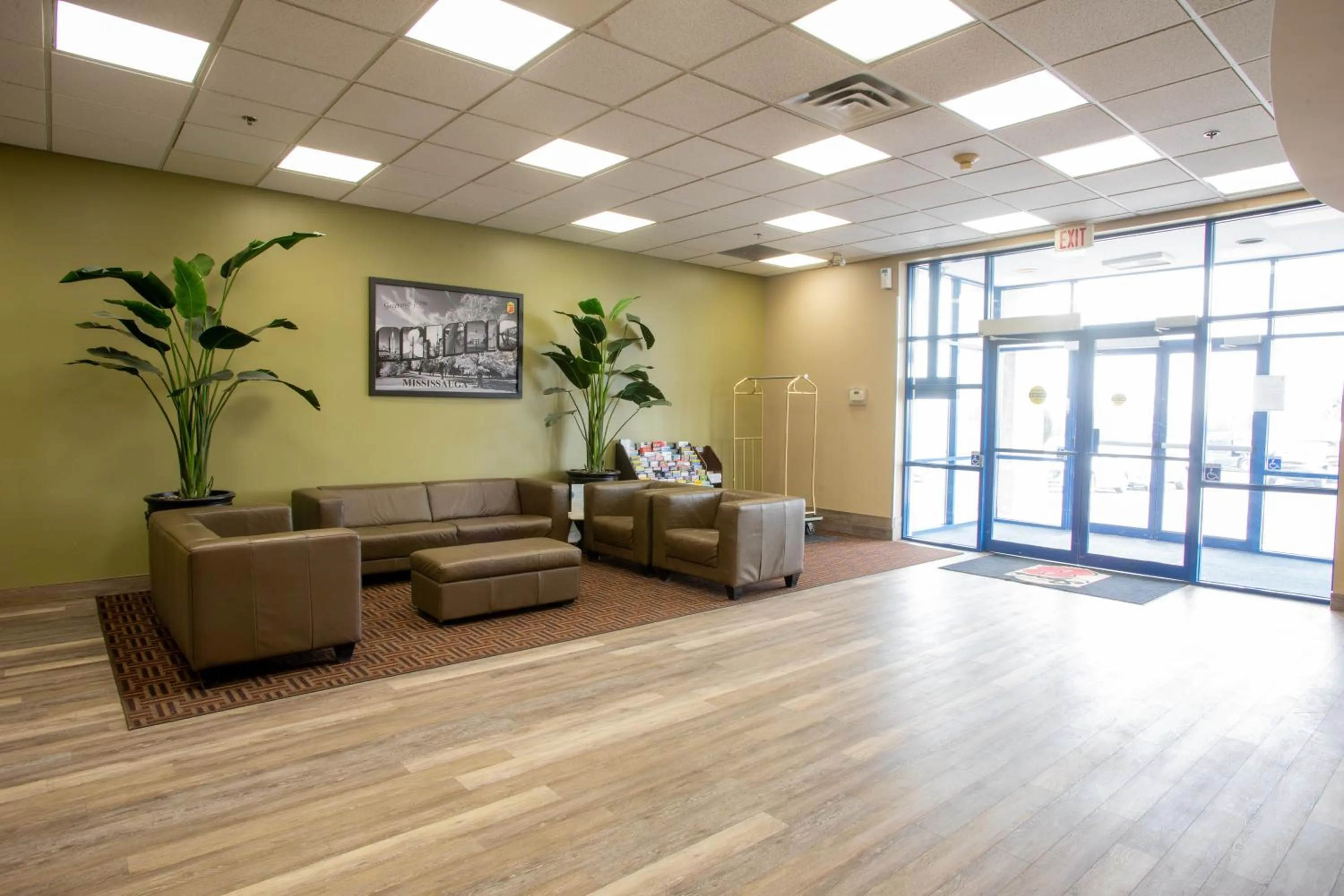 Lobby or reception in Super 8 by Wyndham Mississauga